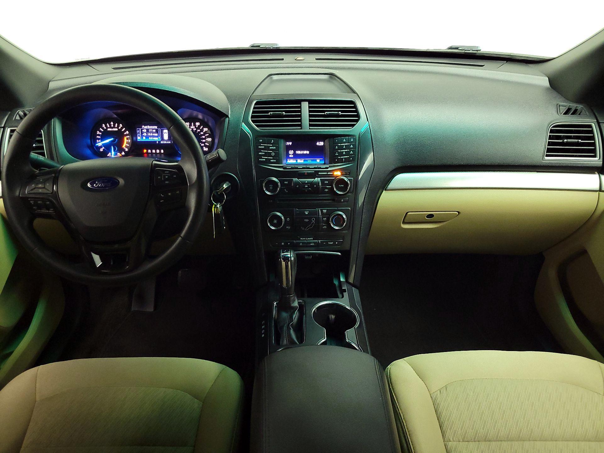 Thumbnail: 2017 Ford Explorer - 9