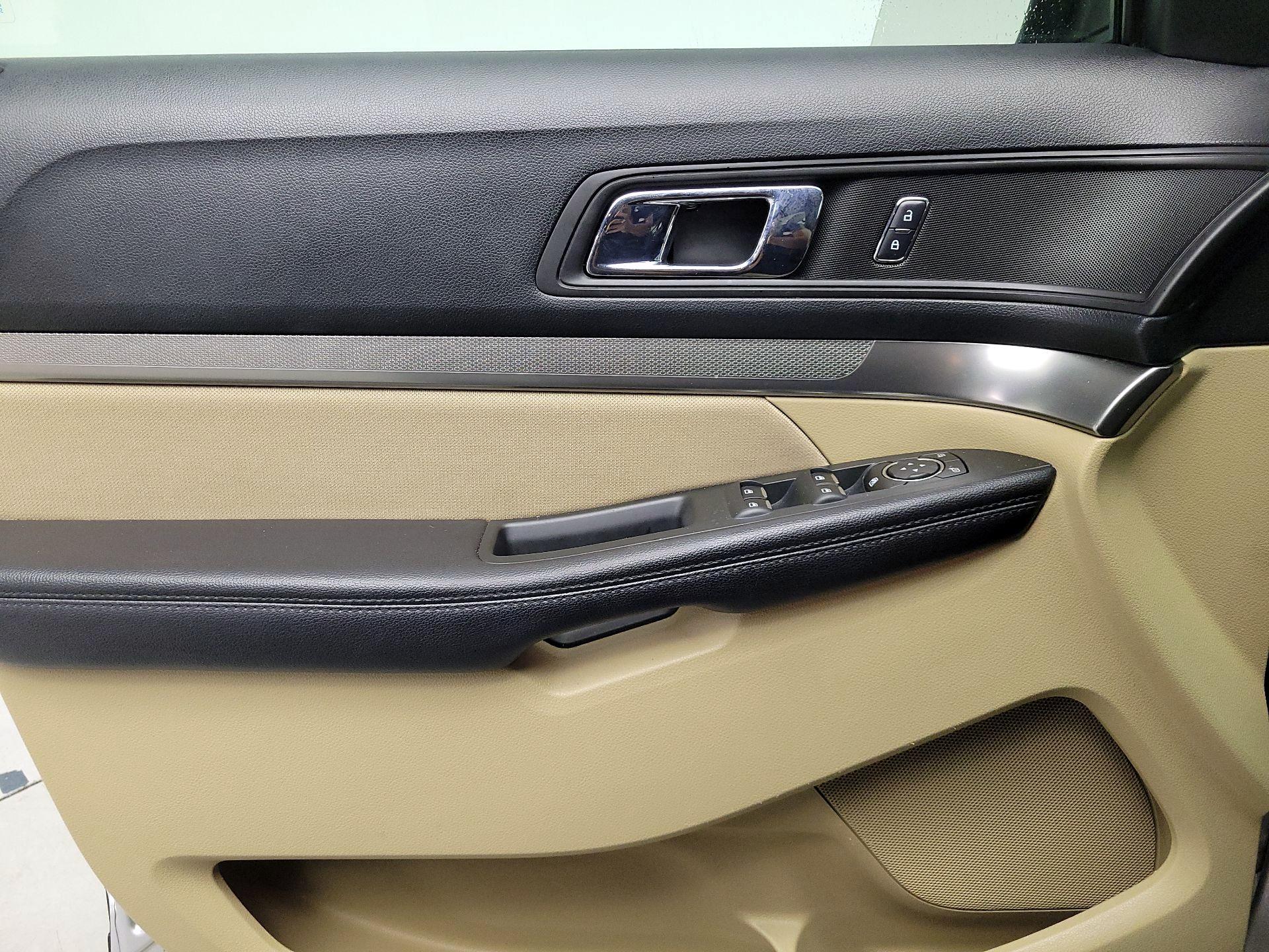 Thumbnail: 2017 Ford Explorer - 12