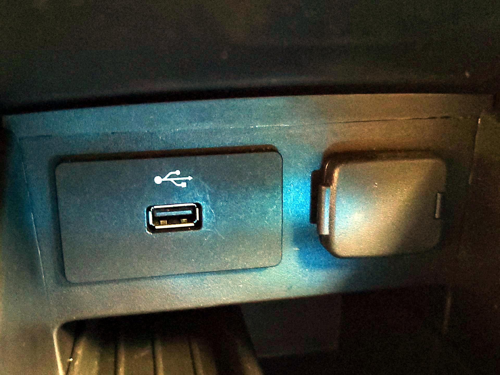 Thumbnail: 2017 Ford Explorer - 18