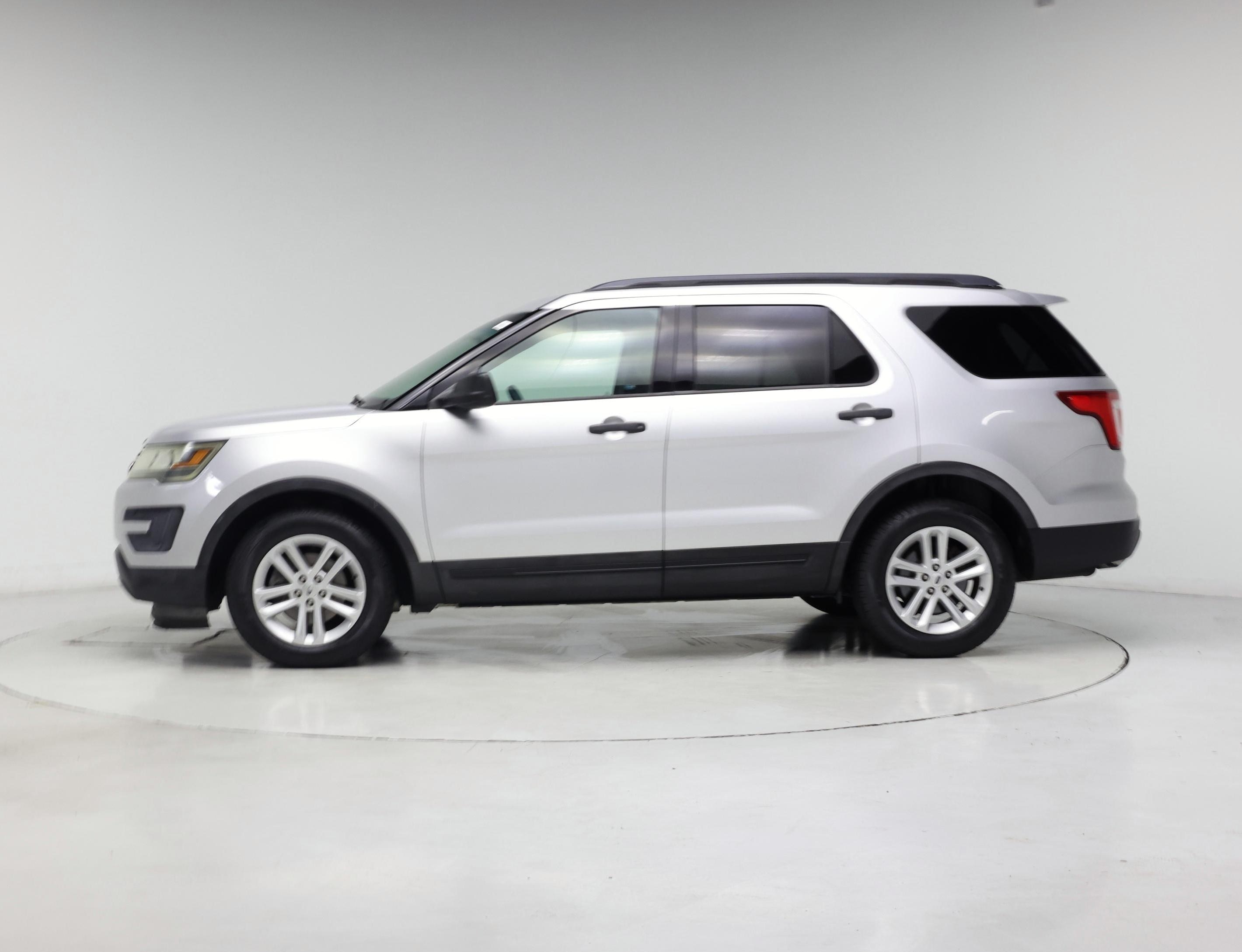 Thumbnail: 2017 Ford Explorer - 3