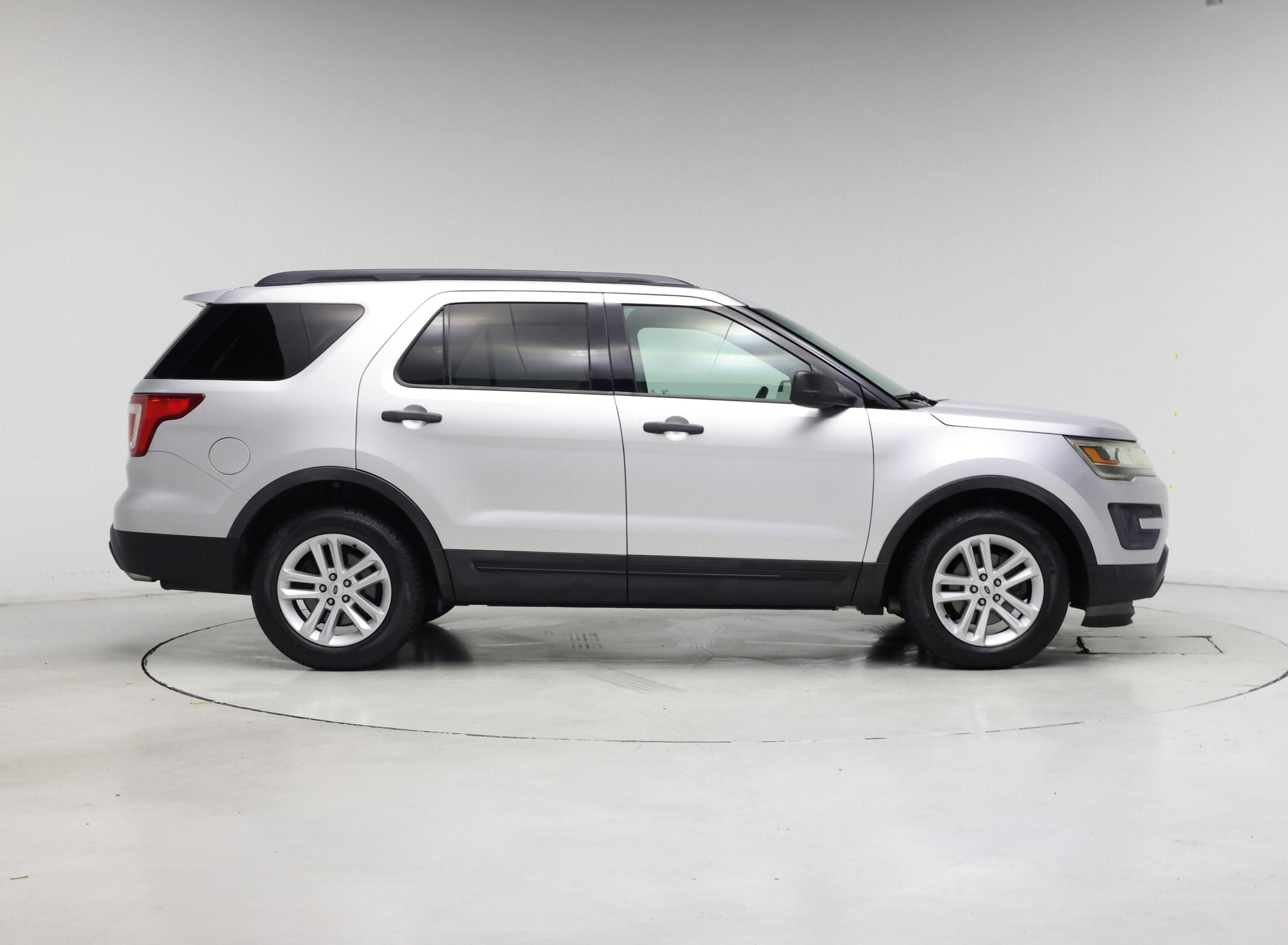 Thumbnail: 2017 Ford Explorer - 7
