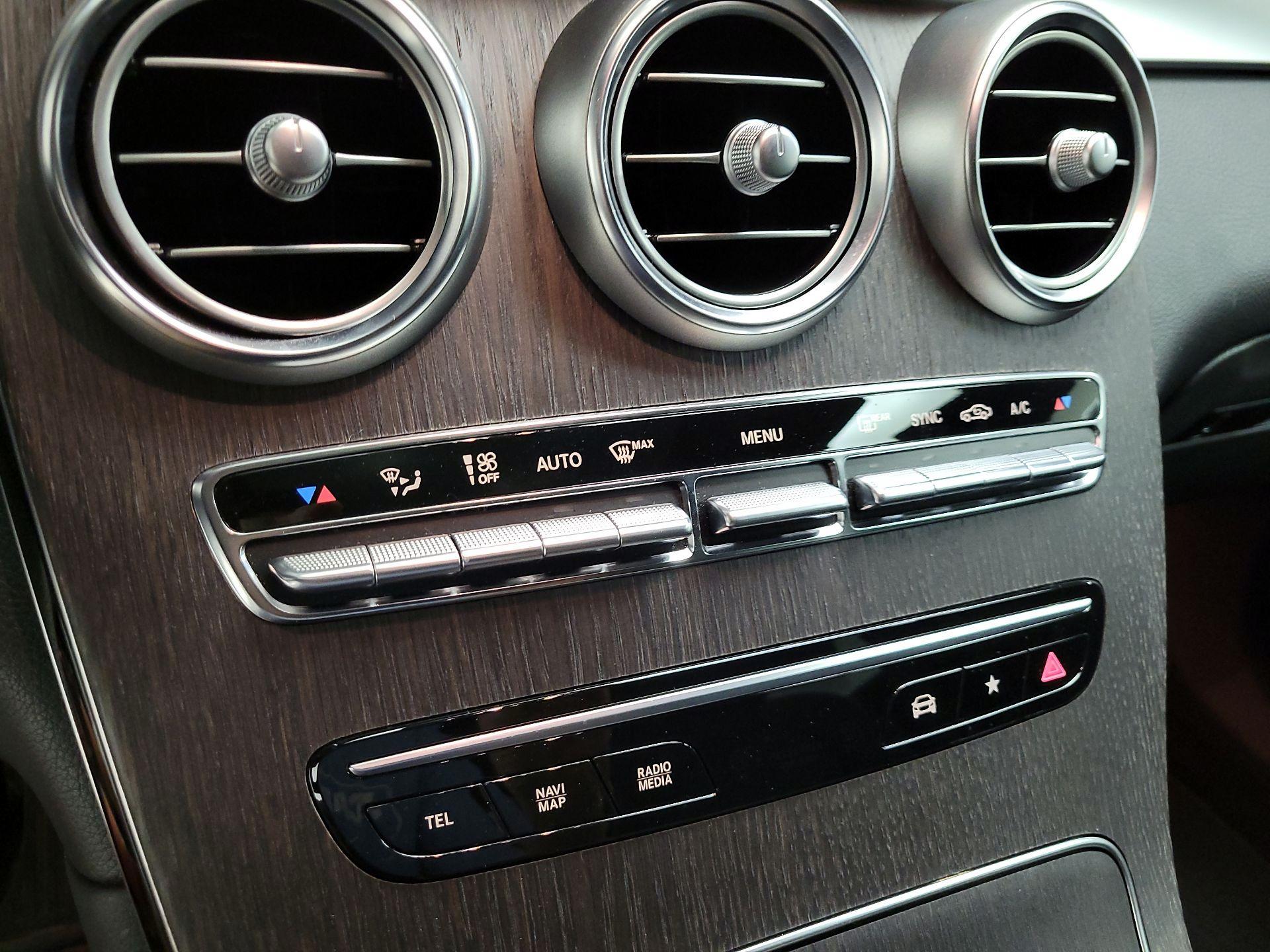 Thumbnail: 2022 Mercedes-Benz GLC - 17