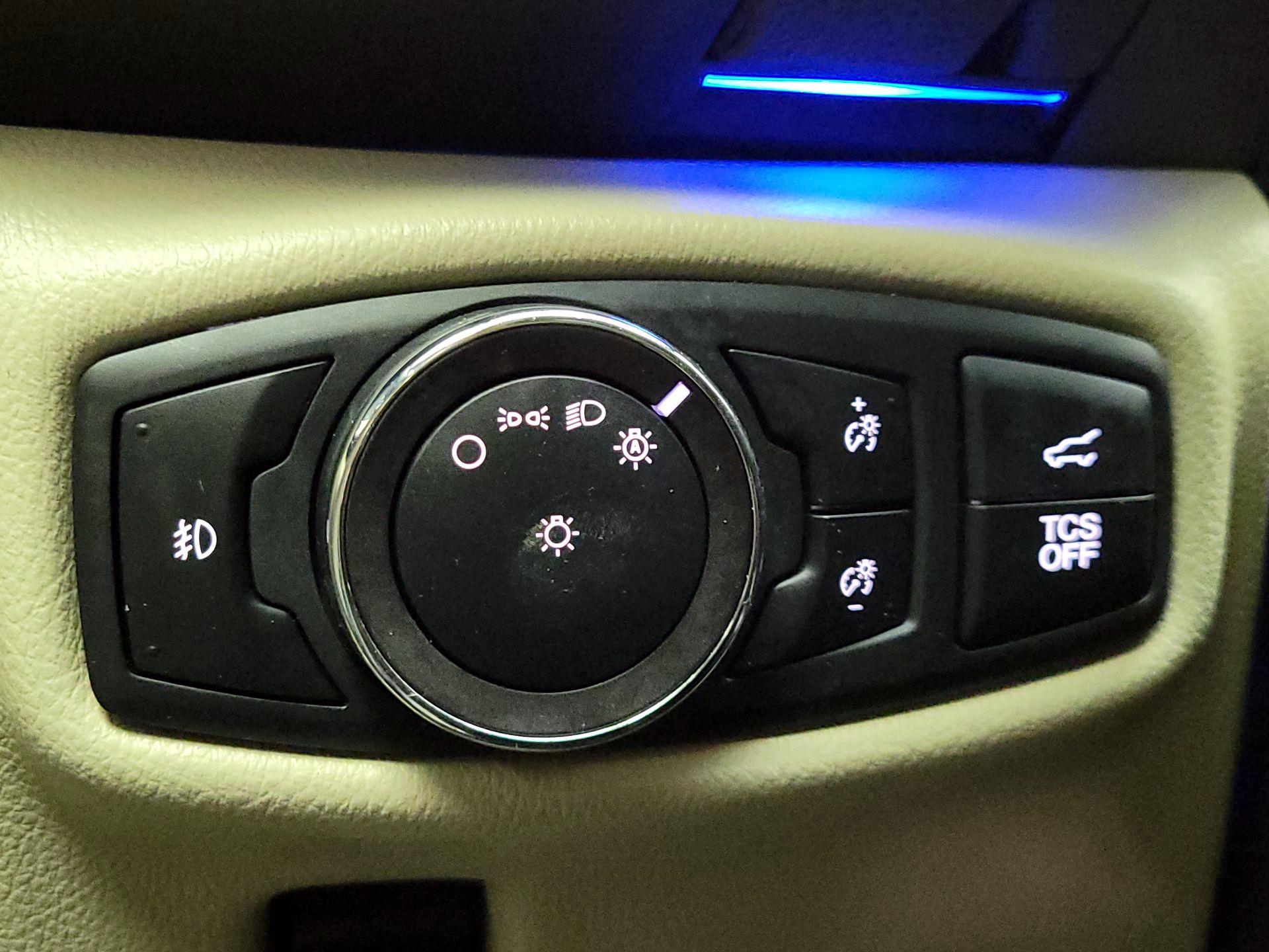 Thumbnail: 2019 Lincoln Nautilus - 13