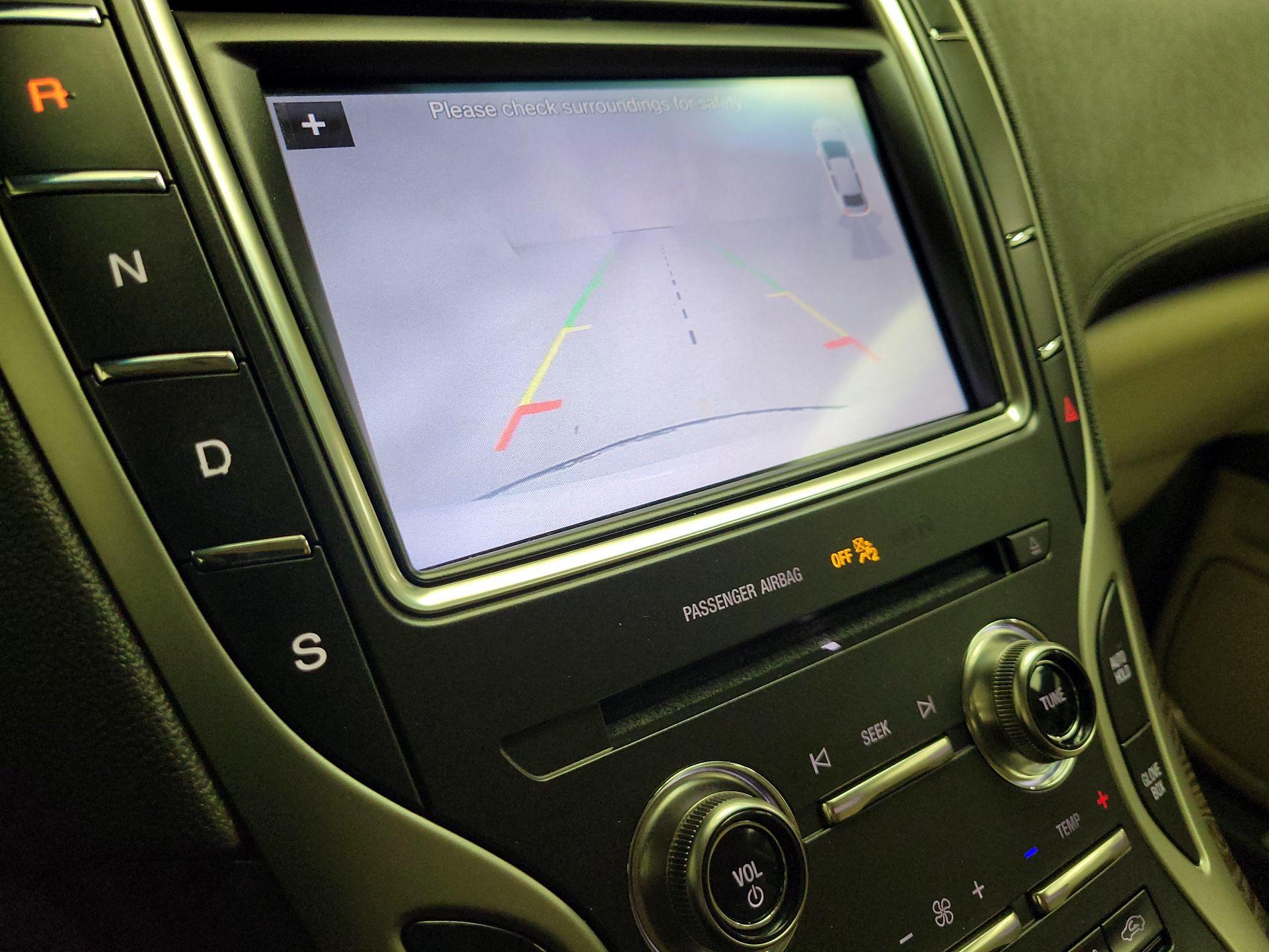 Thumbnail: 2019 Lincoln Nautilus - 15