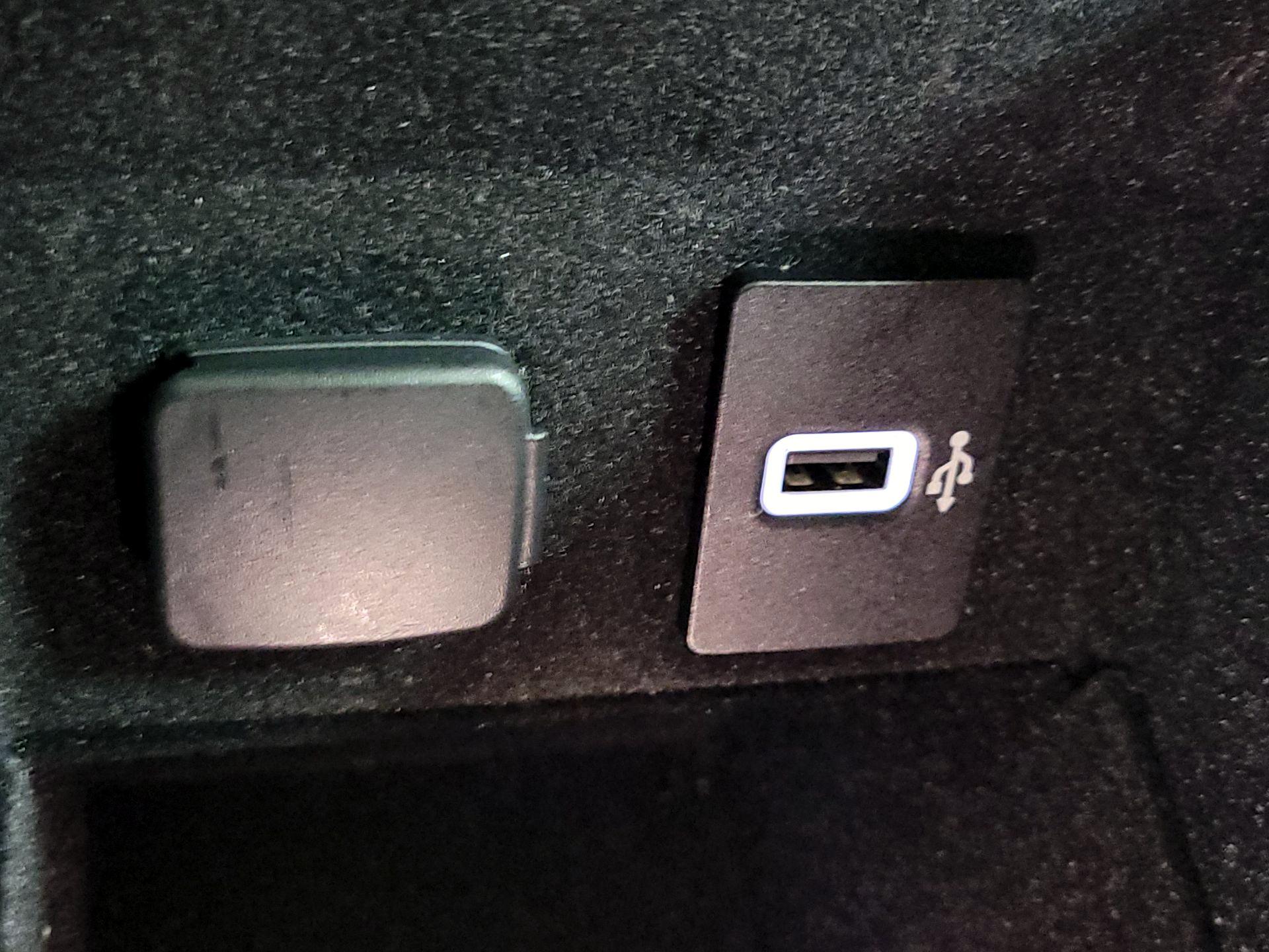 Thumbnail: 2019 Lincoln Nautilus - 19