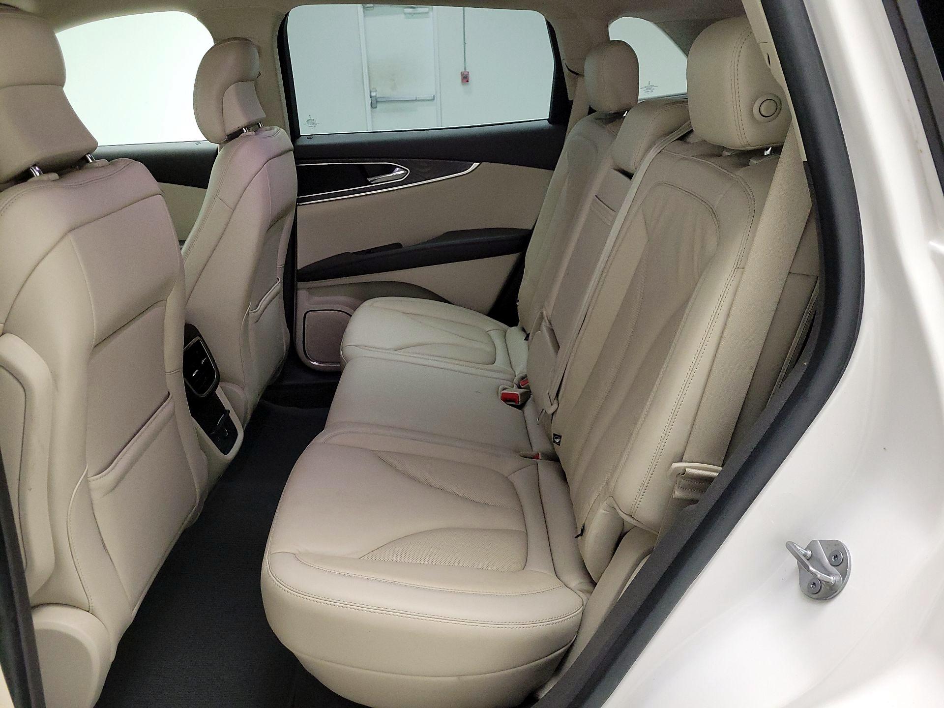 Thumbnail: 2019 Lincoln Nautilus - 20