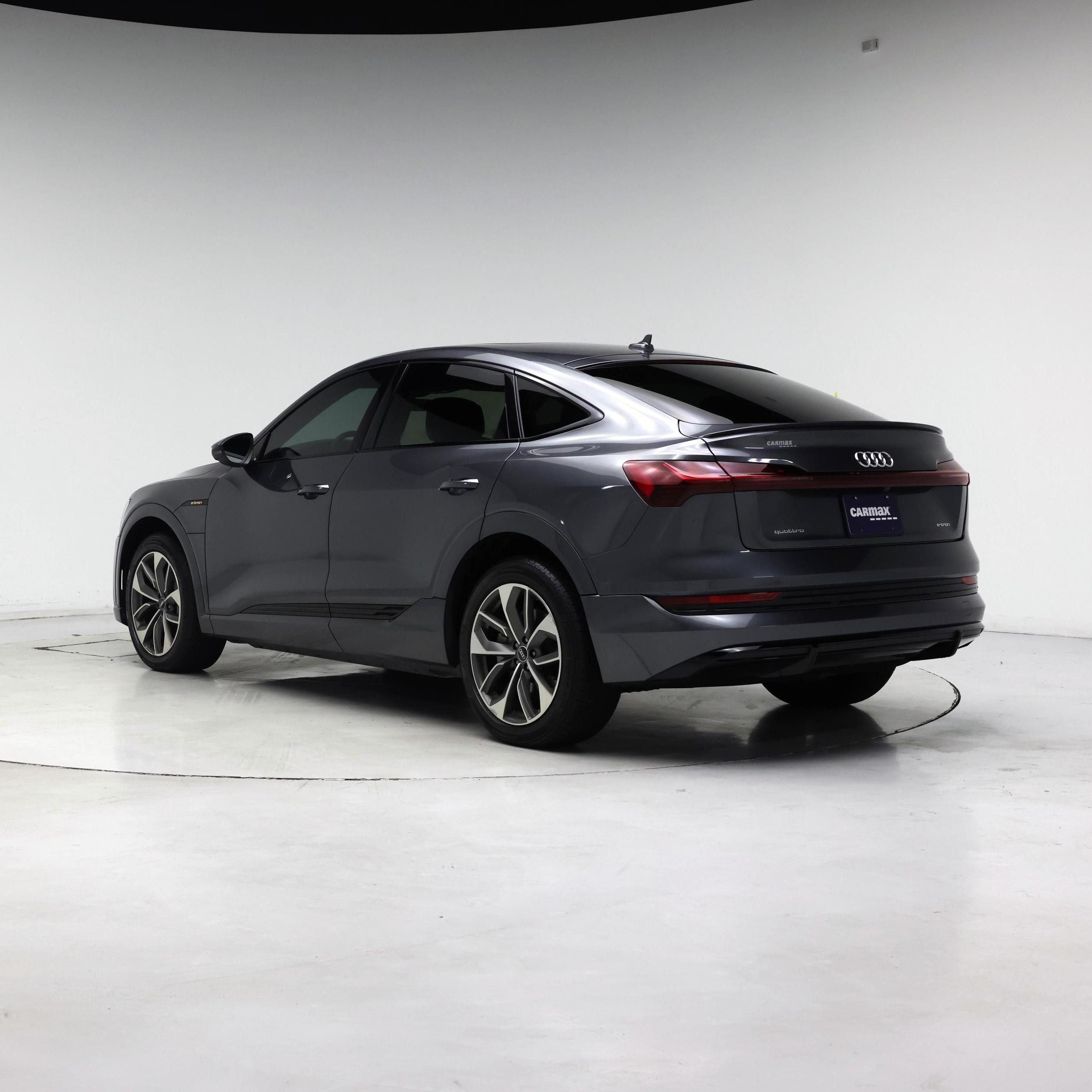 Thumbnail: 2021 Audi e-tron - 2