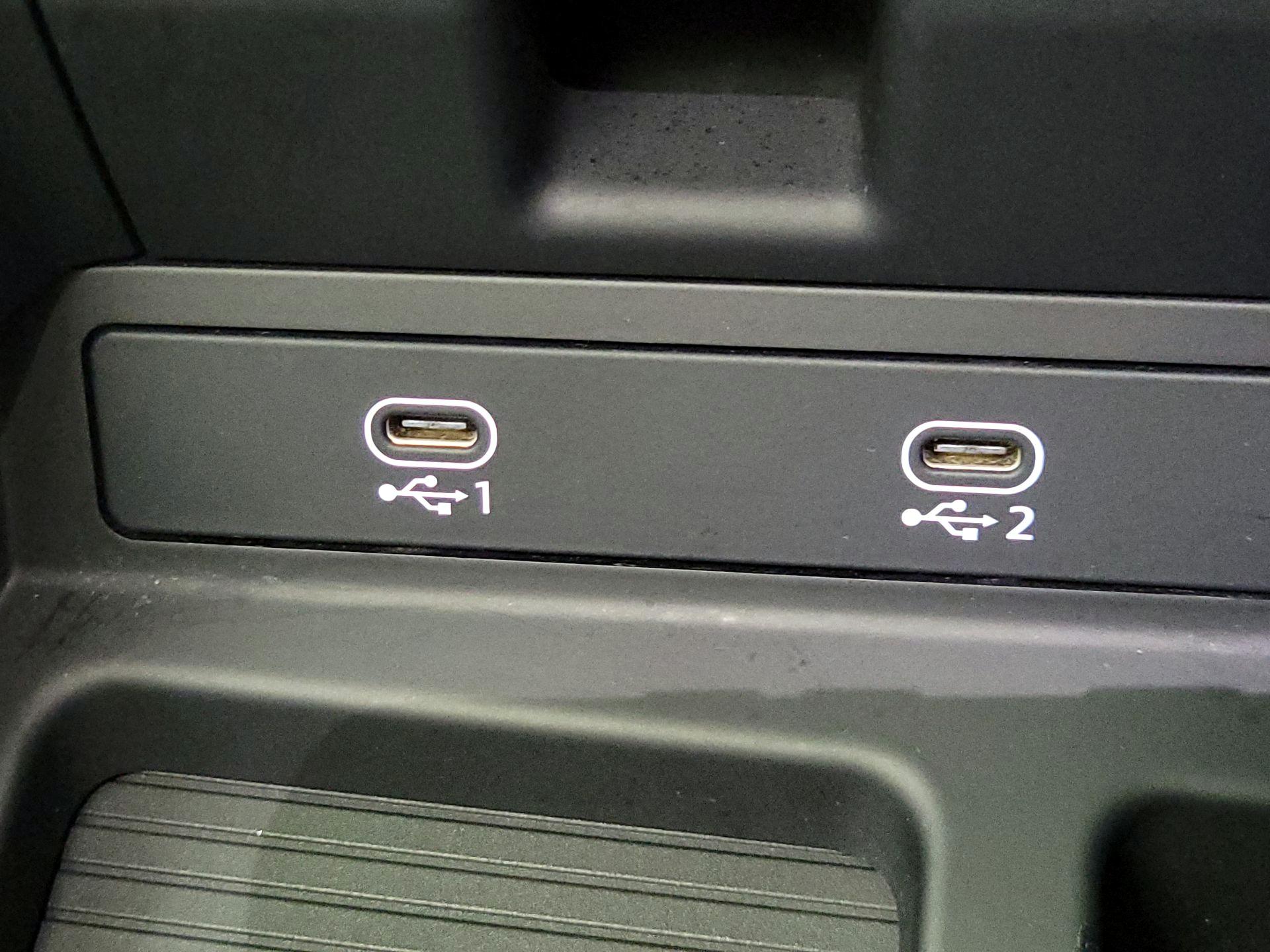 Thumbnail: 2021 Audi e-tron - 19