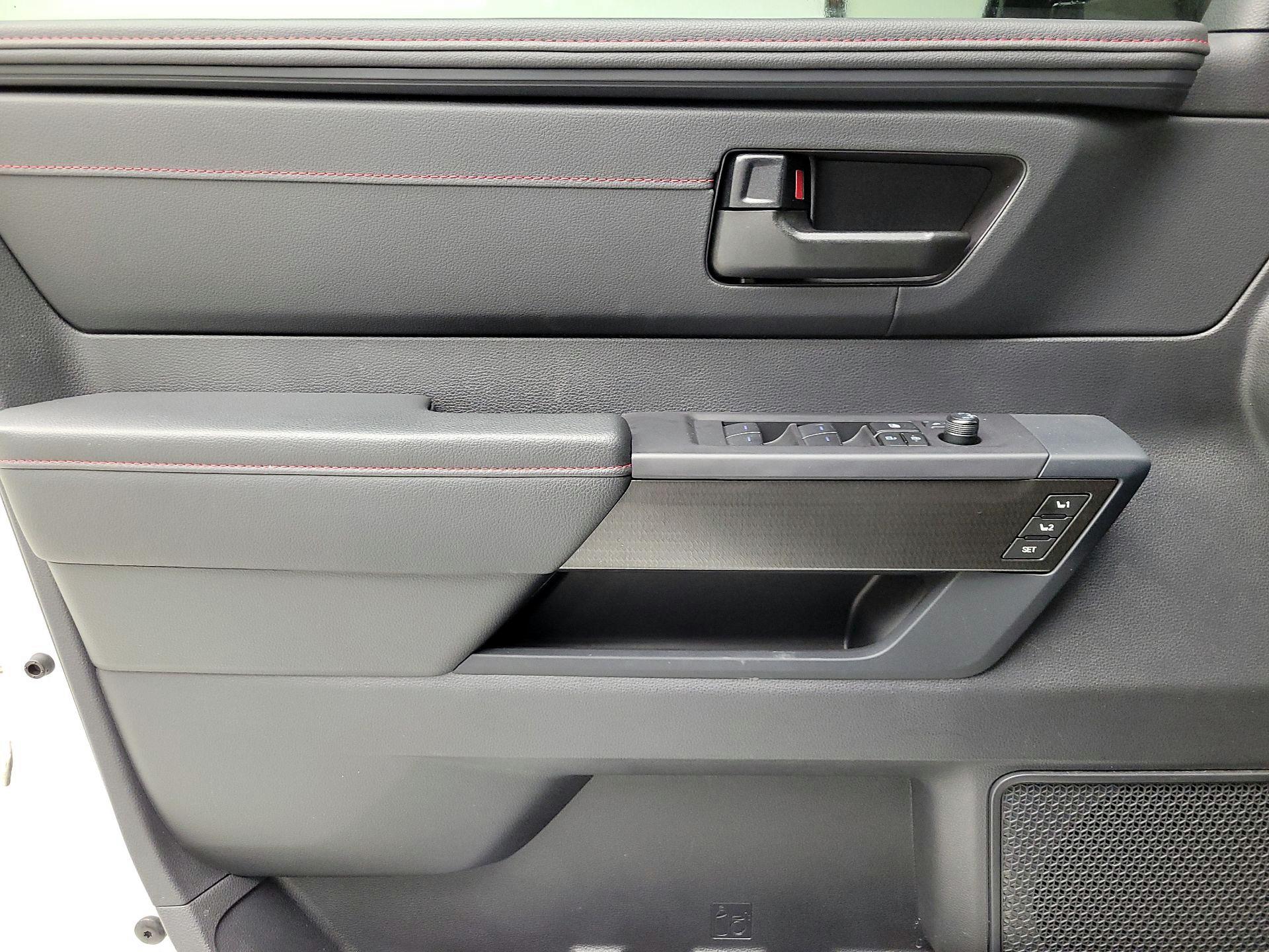 Thumbnail: 2024 Toyota Tundra - 10