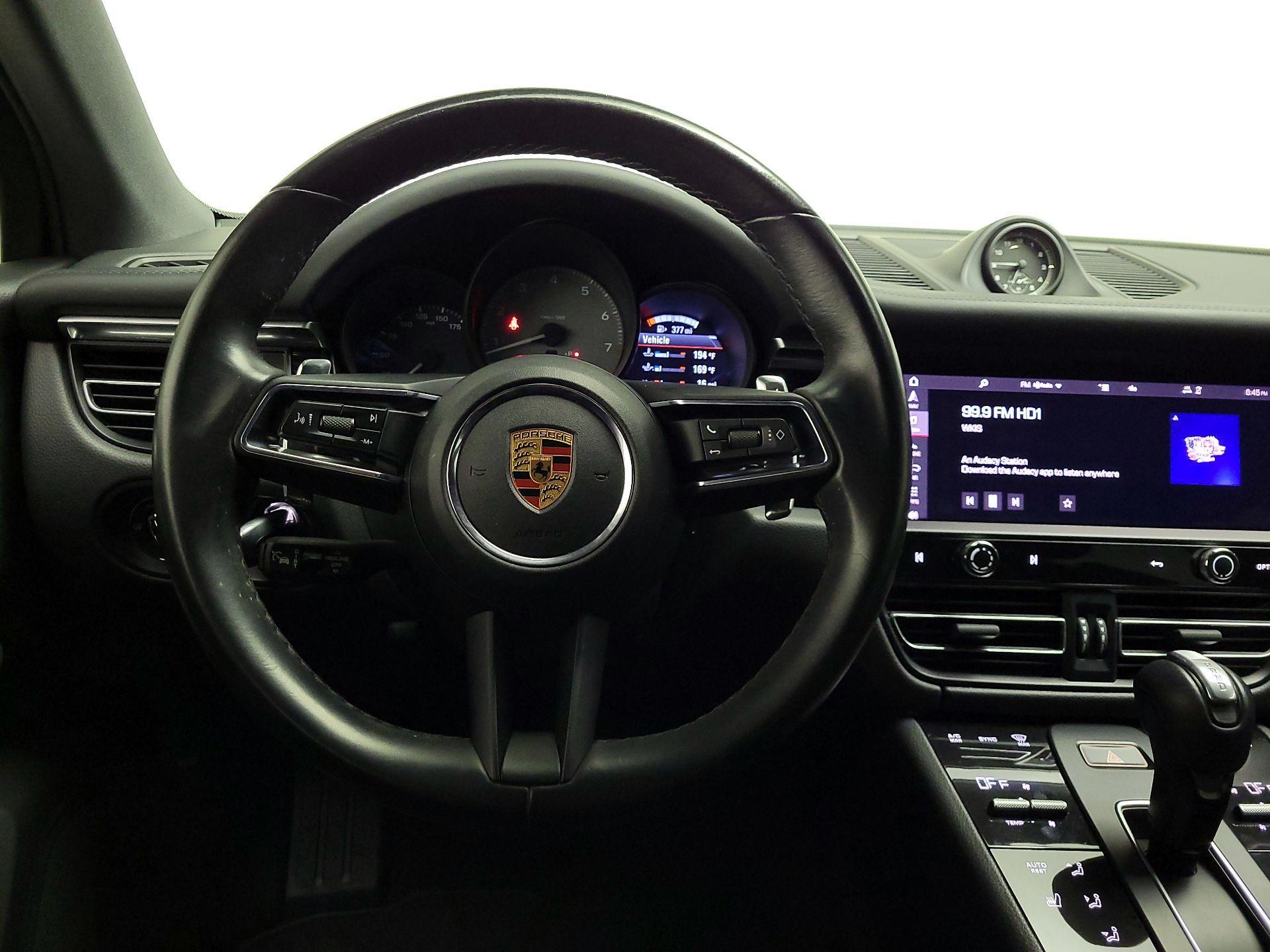 Thumbnail: 2023 Porsche Macan - 10