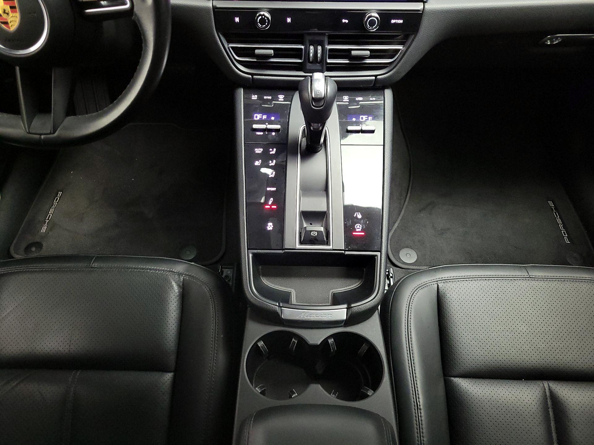 Thumbnail: 2023 Porsche Macan - 18