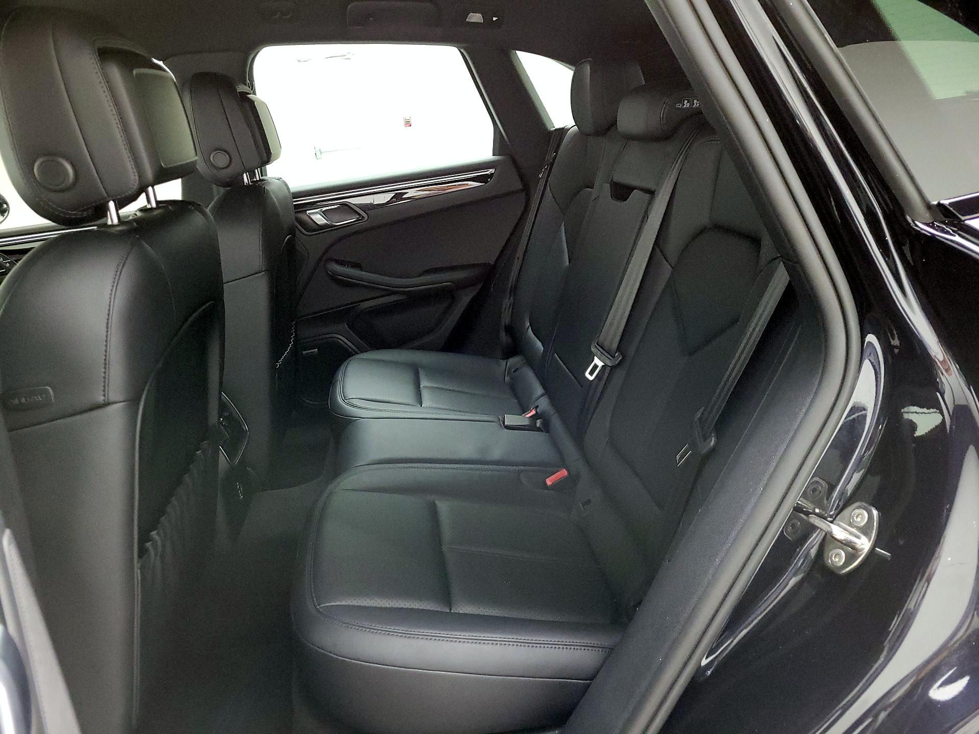 Thumbnail: 2023 Porsche Macan - 20