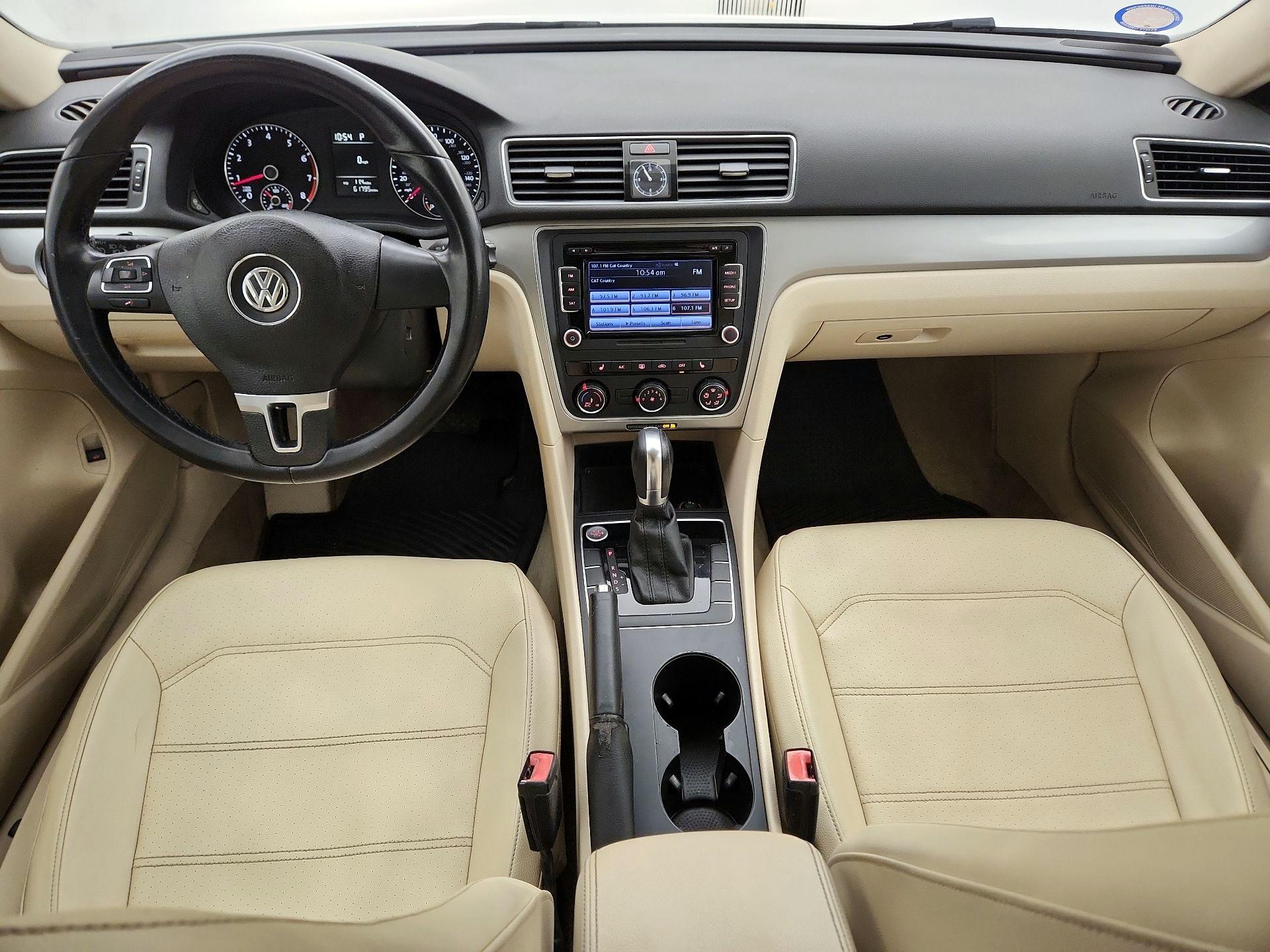 Thumbnail: 2015 Volkswagen Passat - 9