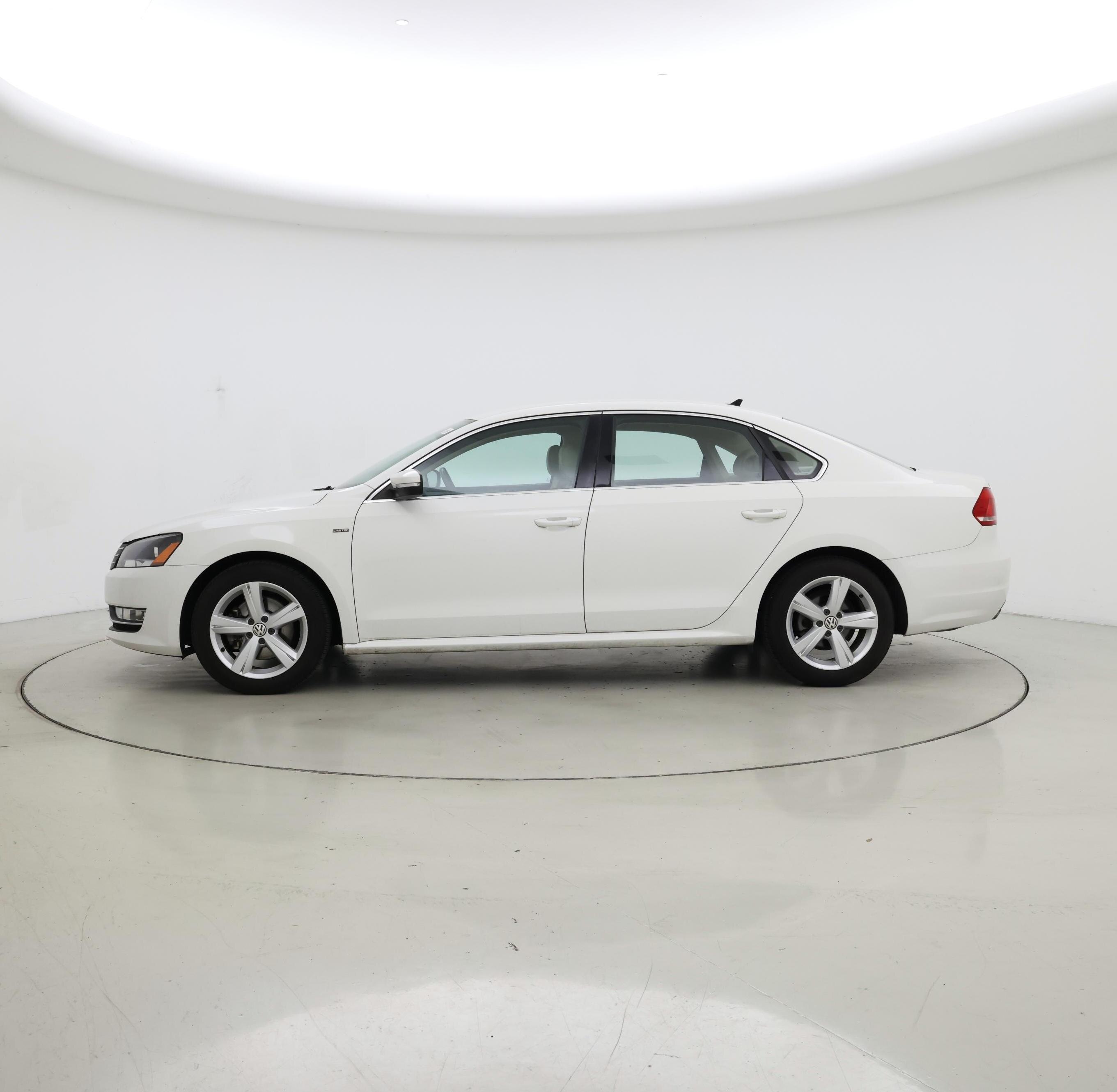 Thumbnail: 2015 Volkswagen Passat - 3