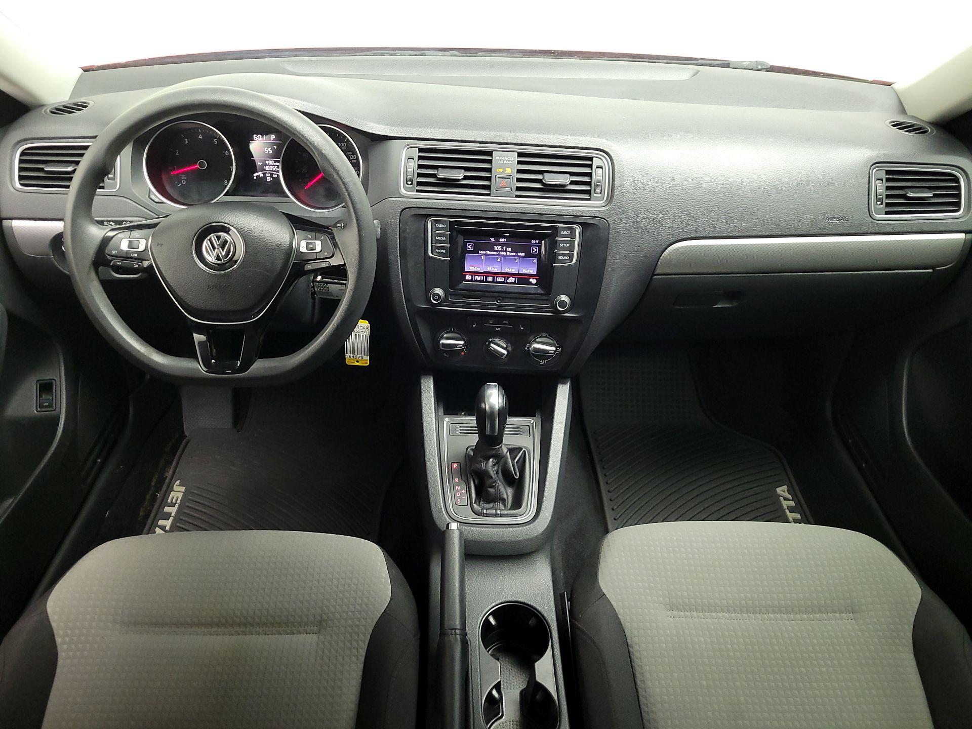 Thumbnail: 2017 Volkswagen Jetta - 9