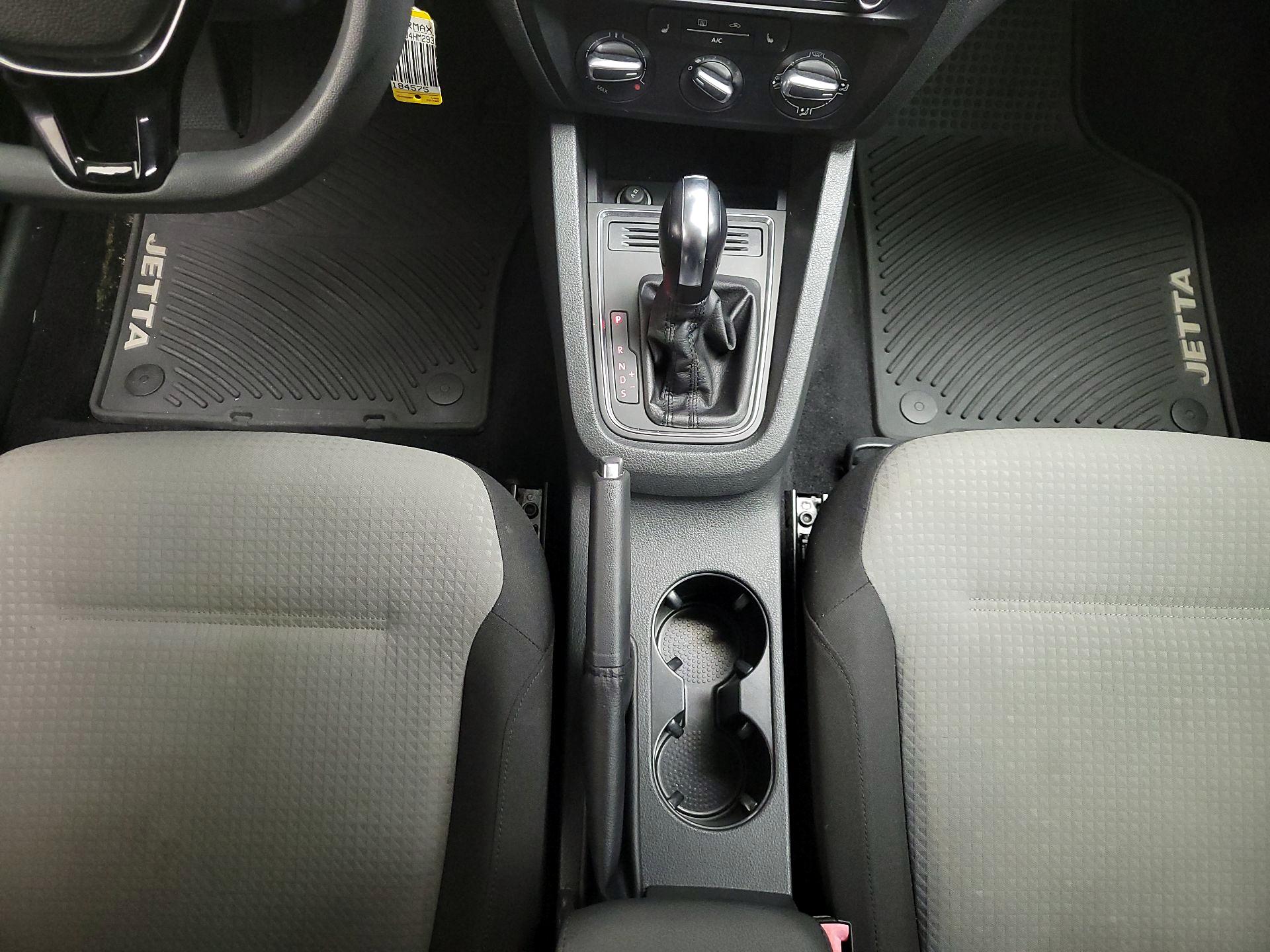 Thumbnail: 2017 Volkswagen Jetta - 17