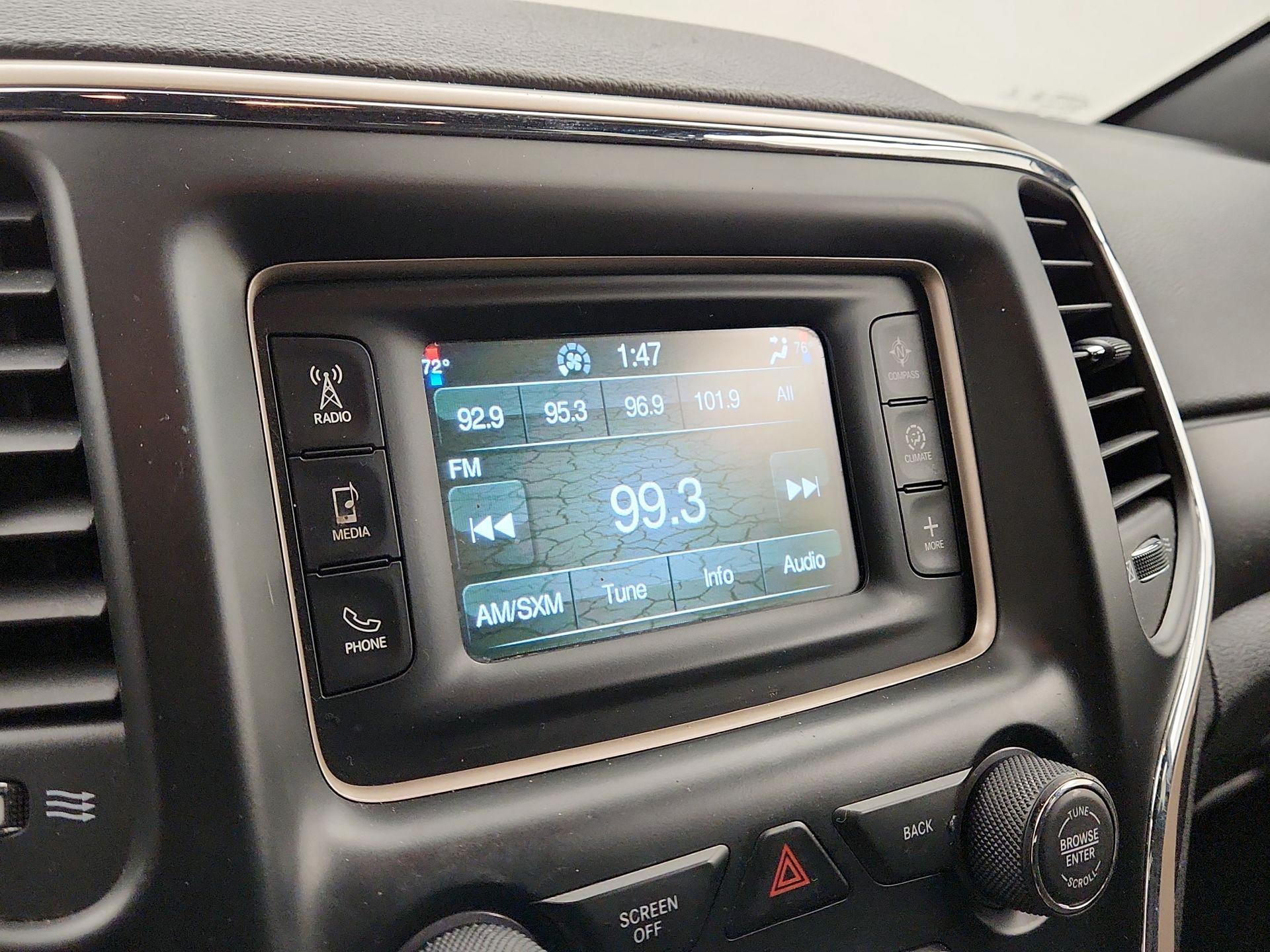 Thumbnail: 2015 Jeep Grand Cherokee - 14