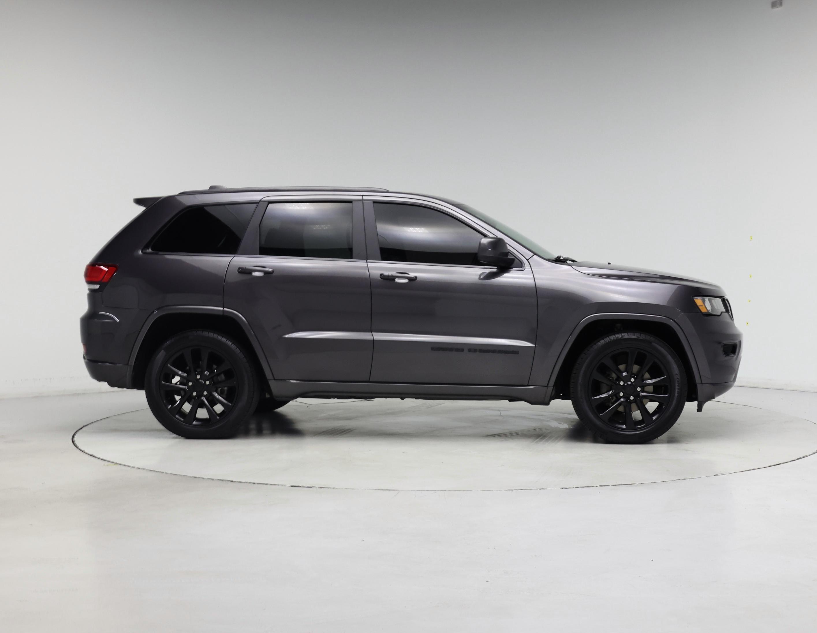 Thumbnail: 2018 Jeep Grand Cherokee - 7