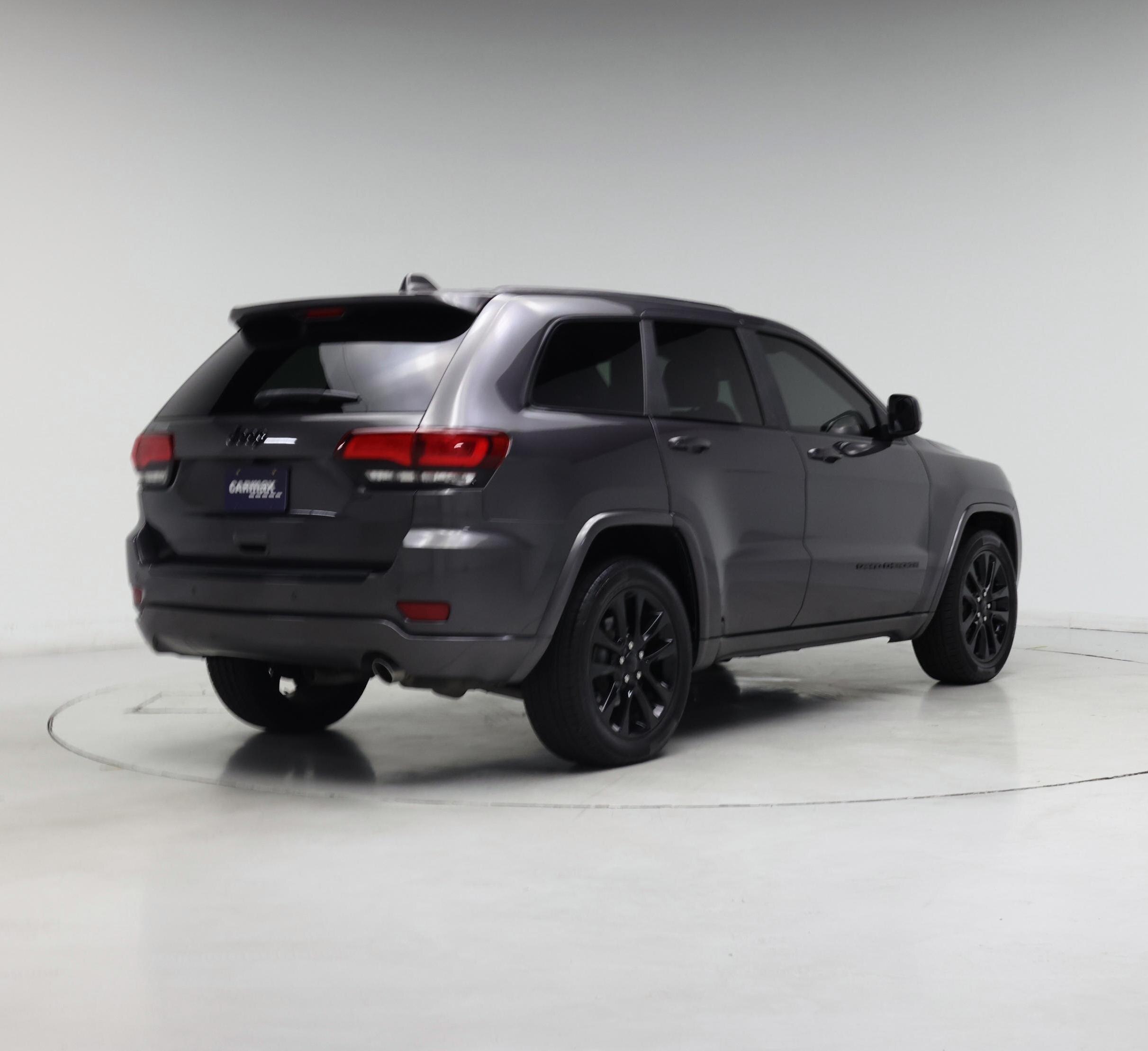 Thumbnail: 2018 Jeep Grand Cherokee - 8