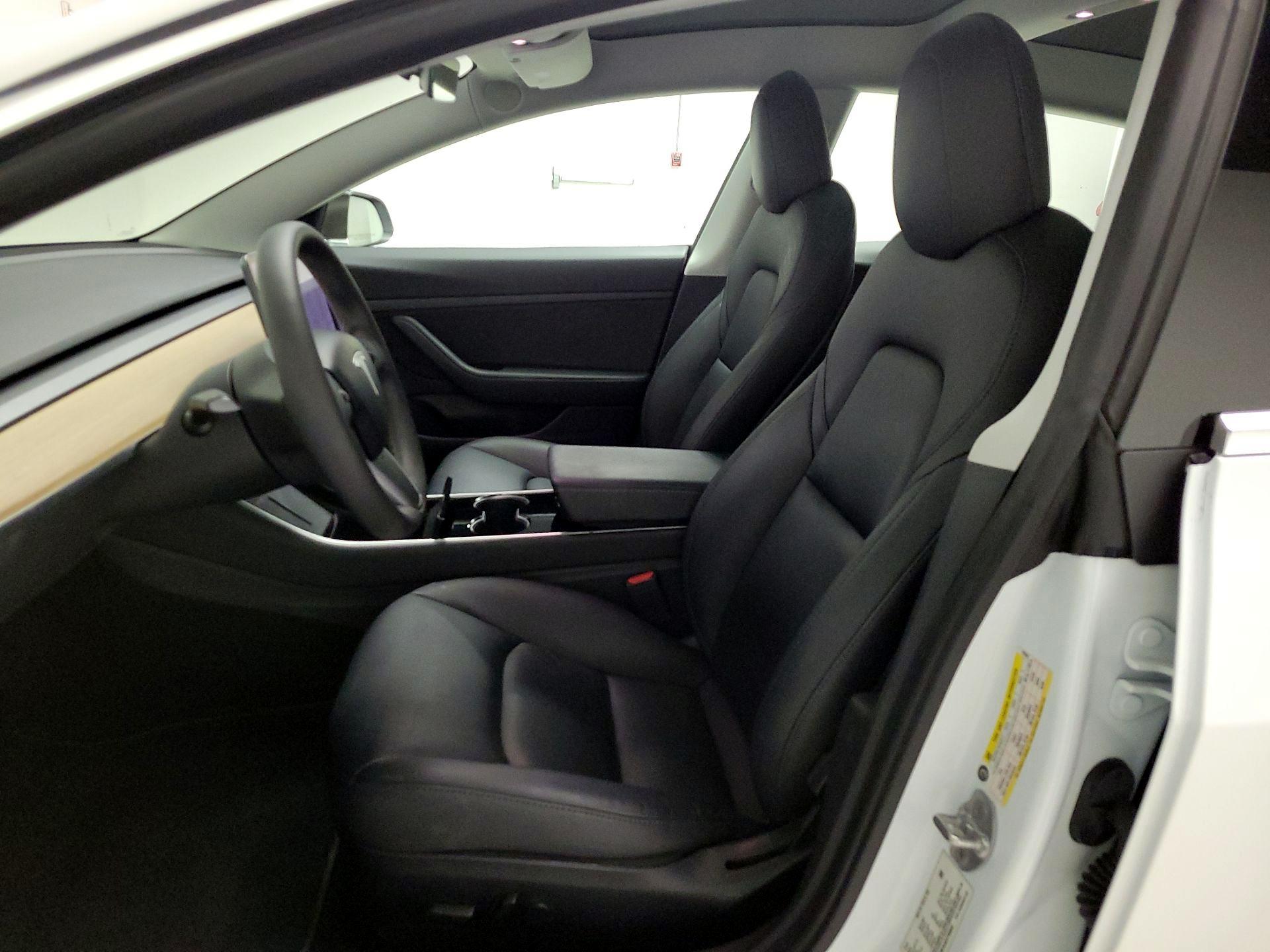 Thumbnail: 2020 Tesla Model 3 - 11