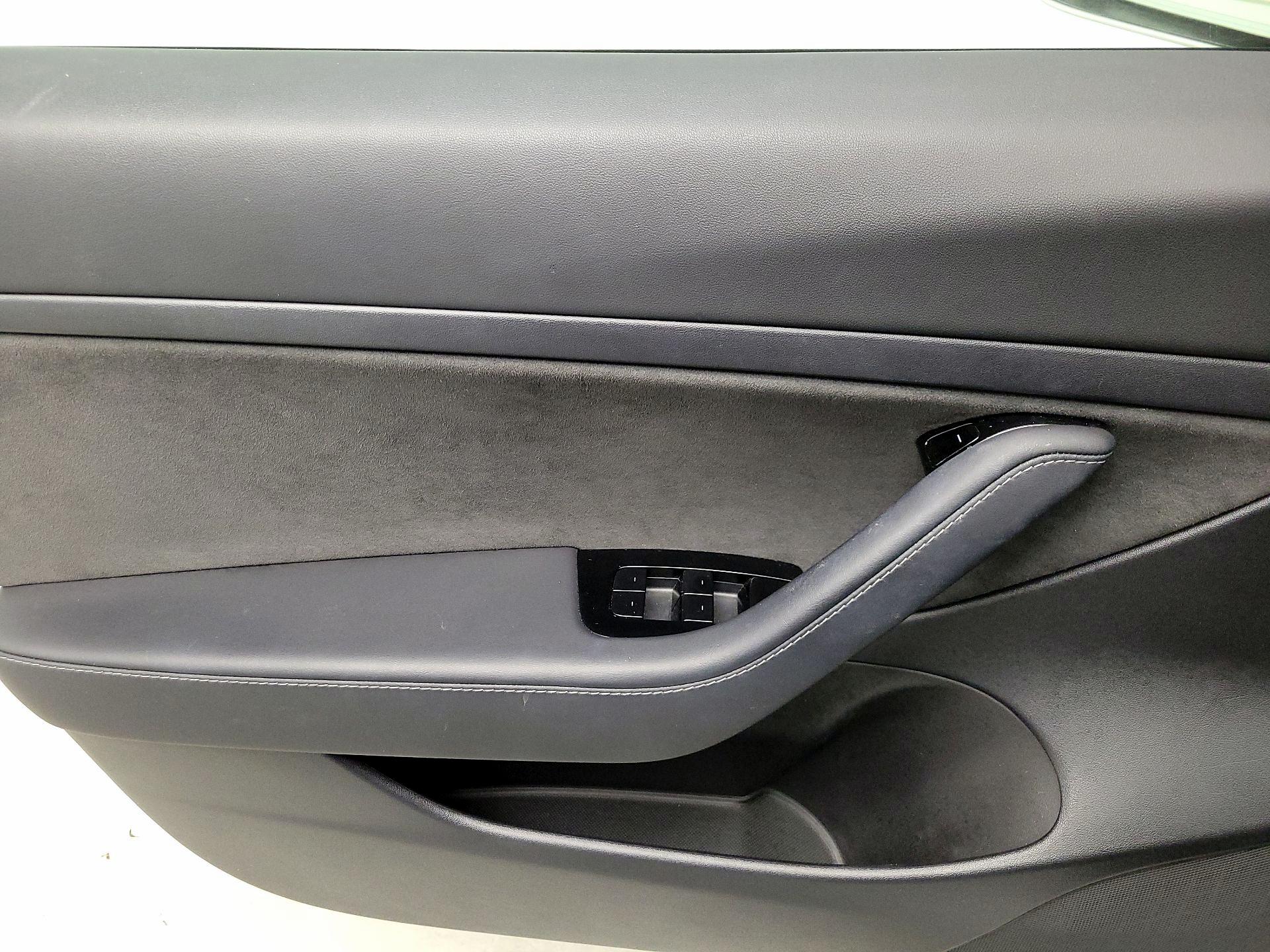 Thumbnail: 2020 Tesla Model 3 - 12