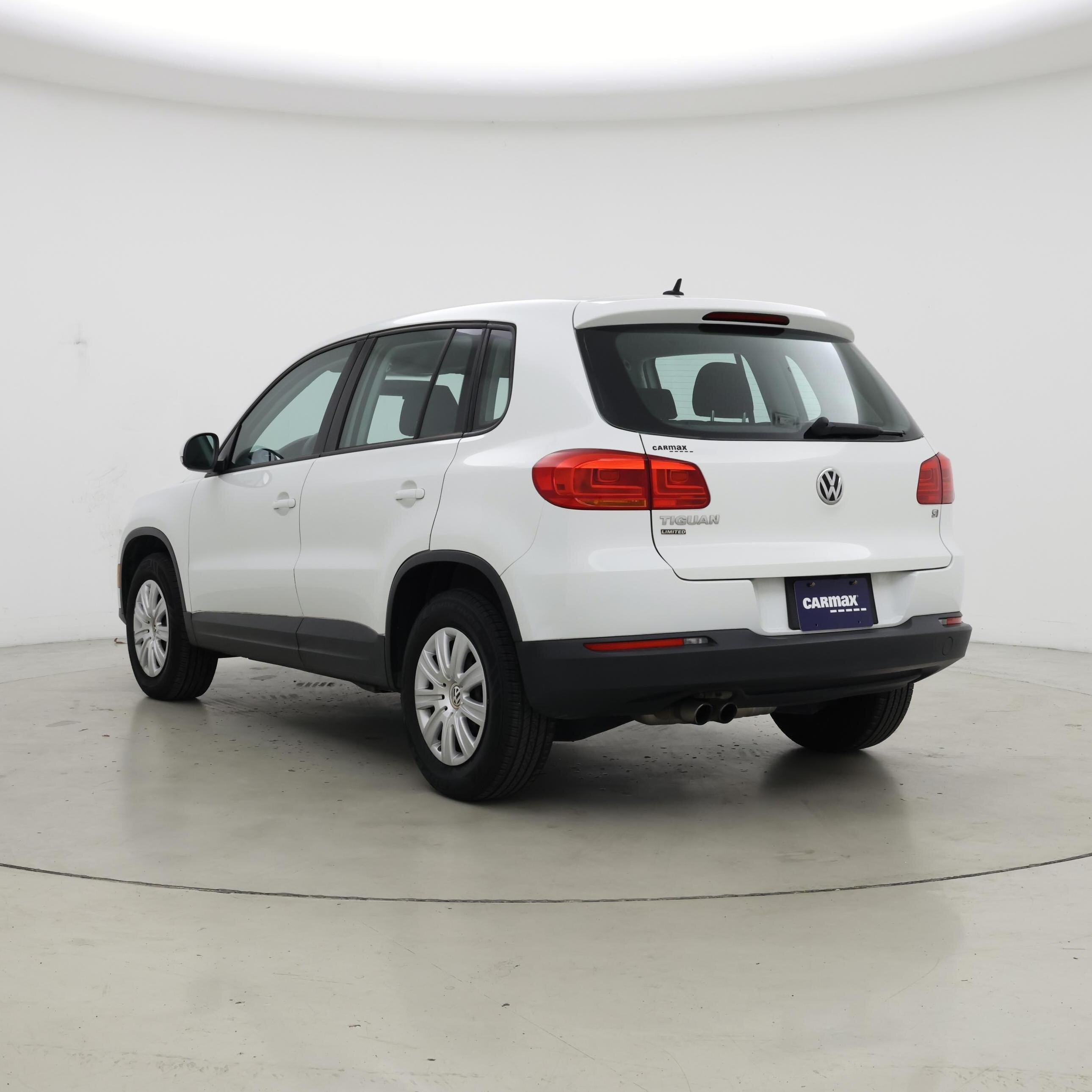 Thumbnail: 2018 Volkswagen Tiguan - 2