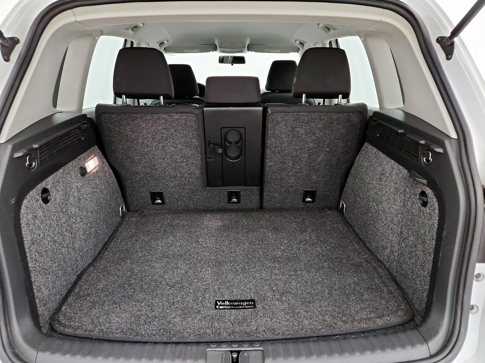 Thumbnail: 2018 Volkswagen Tiguan - 19