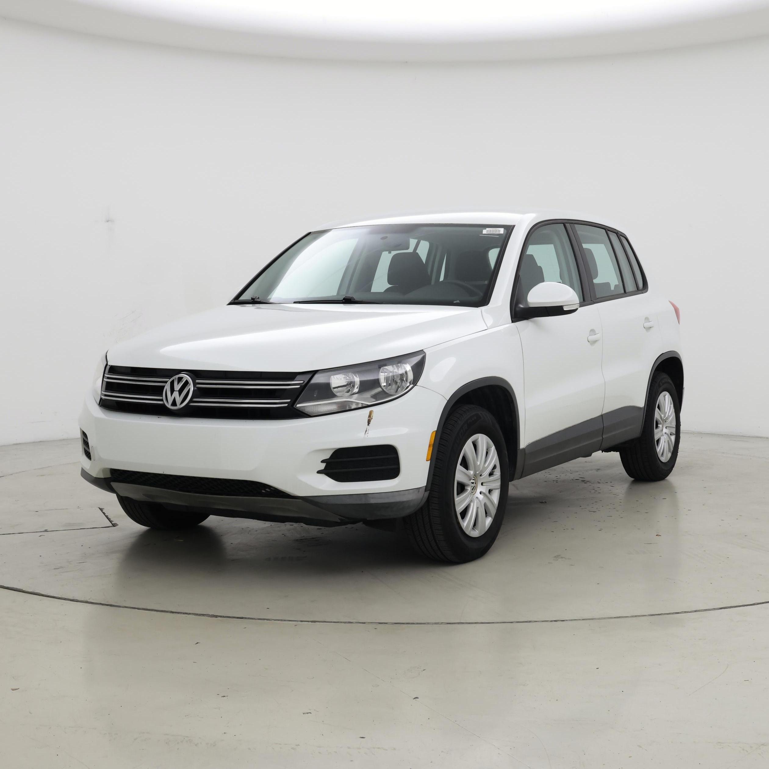 Thumbnail: 2018 Volkswagen Tiguan - 4