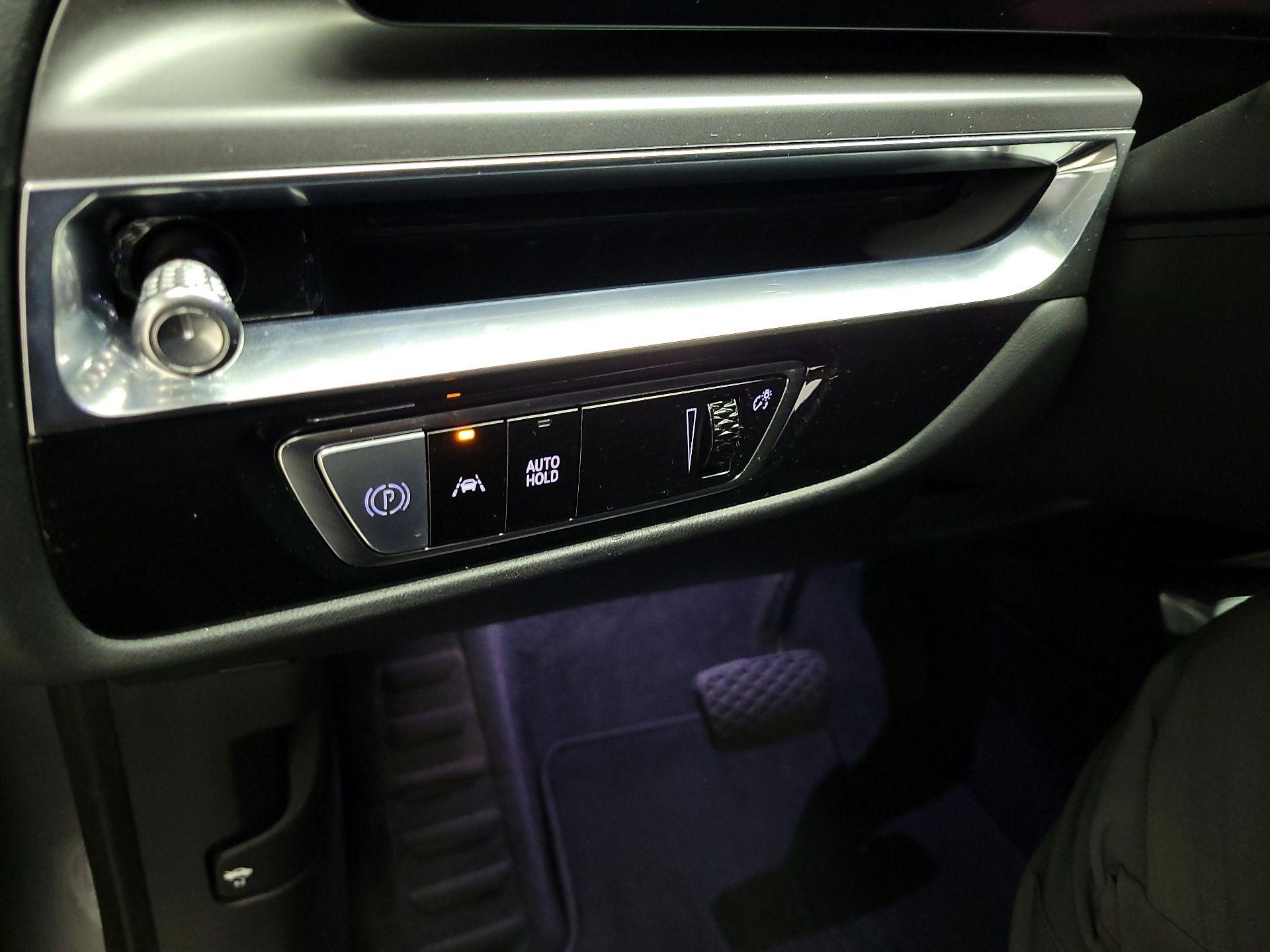 Thumbnail: 2024 Cadillac Lyriq - 13