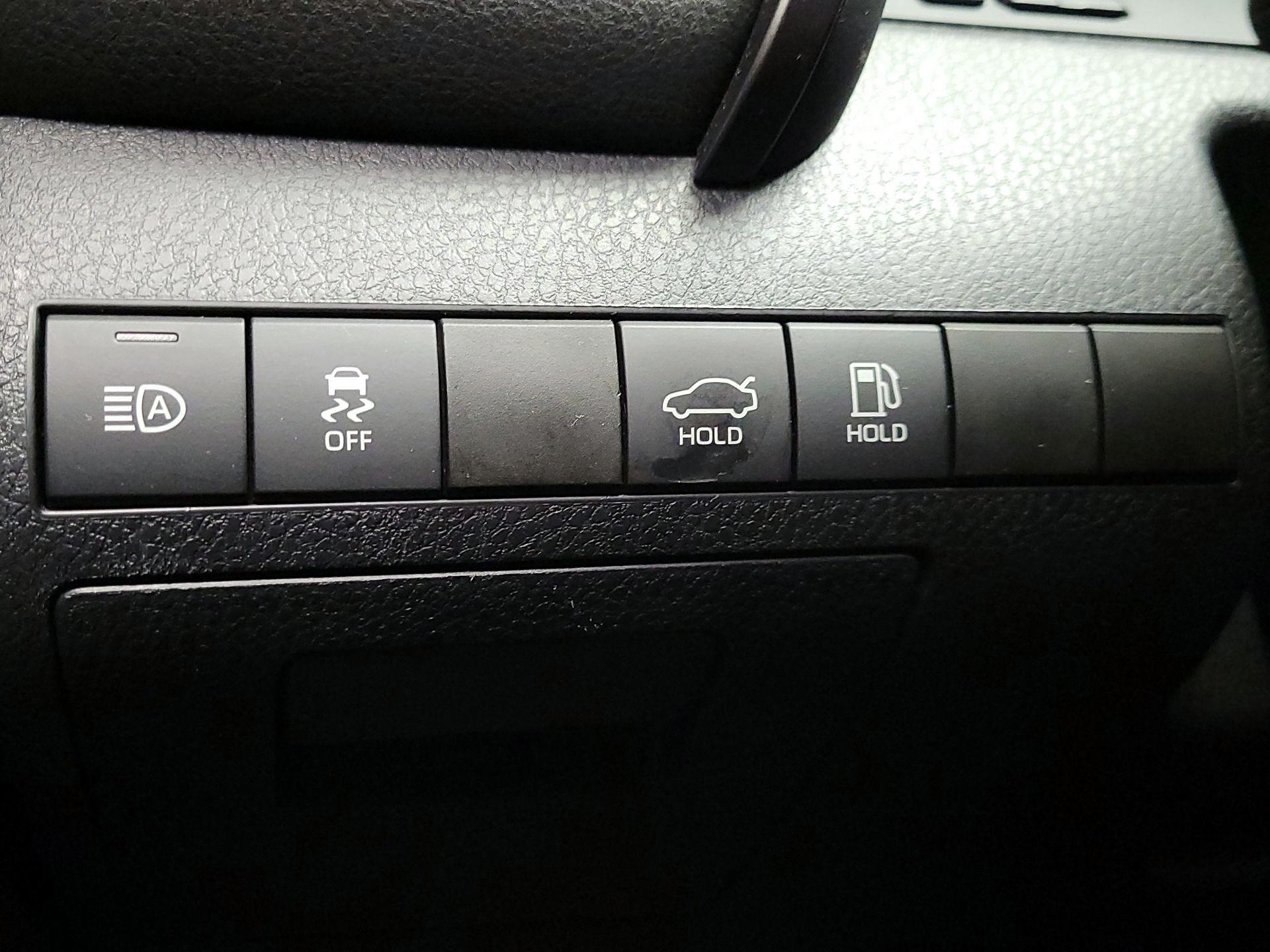 Thumbnail: 2020 Toyota Camry - 13