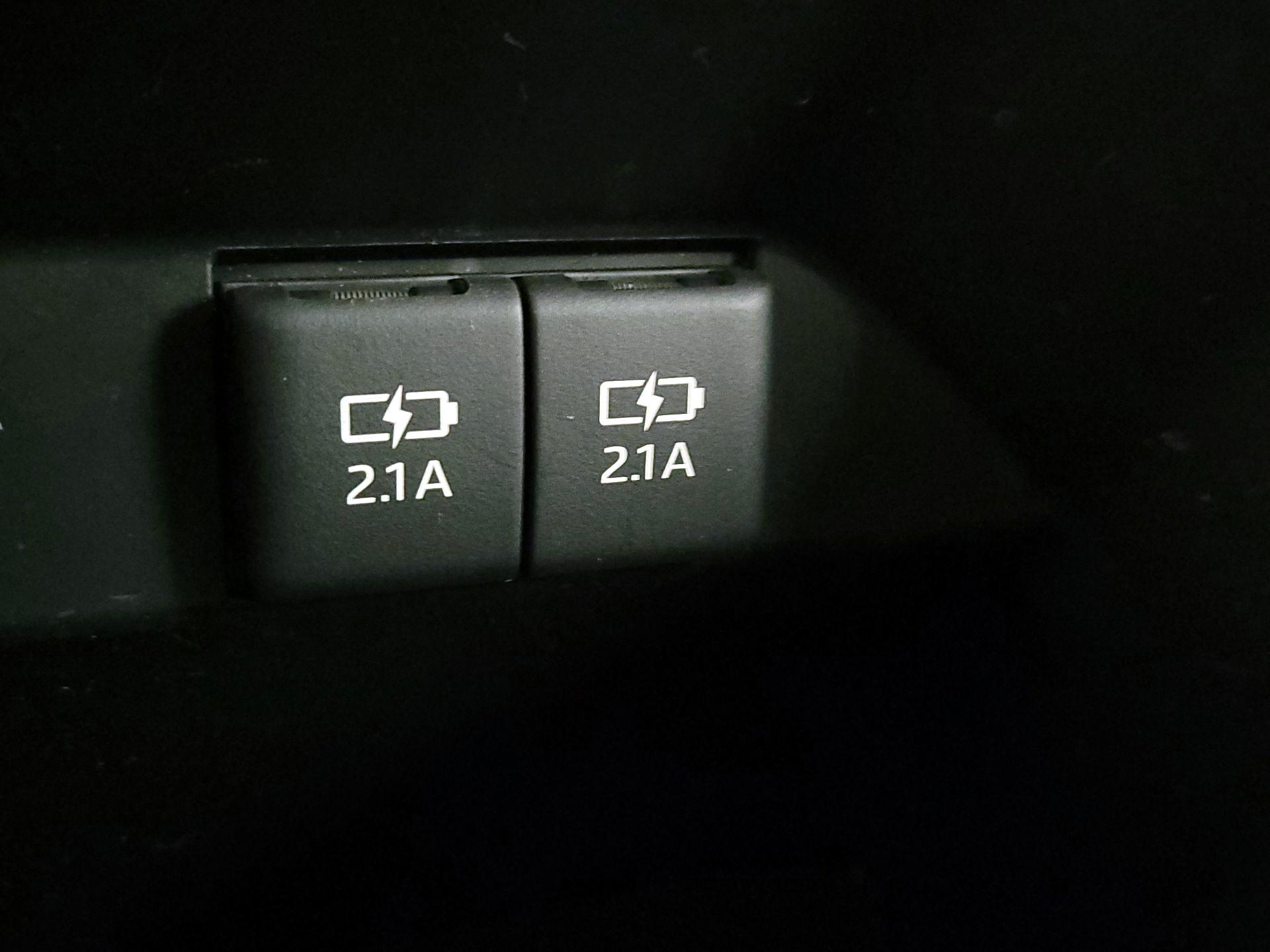 Thumbnail: 2020 Toyota Camry - 18