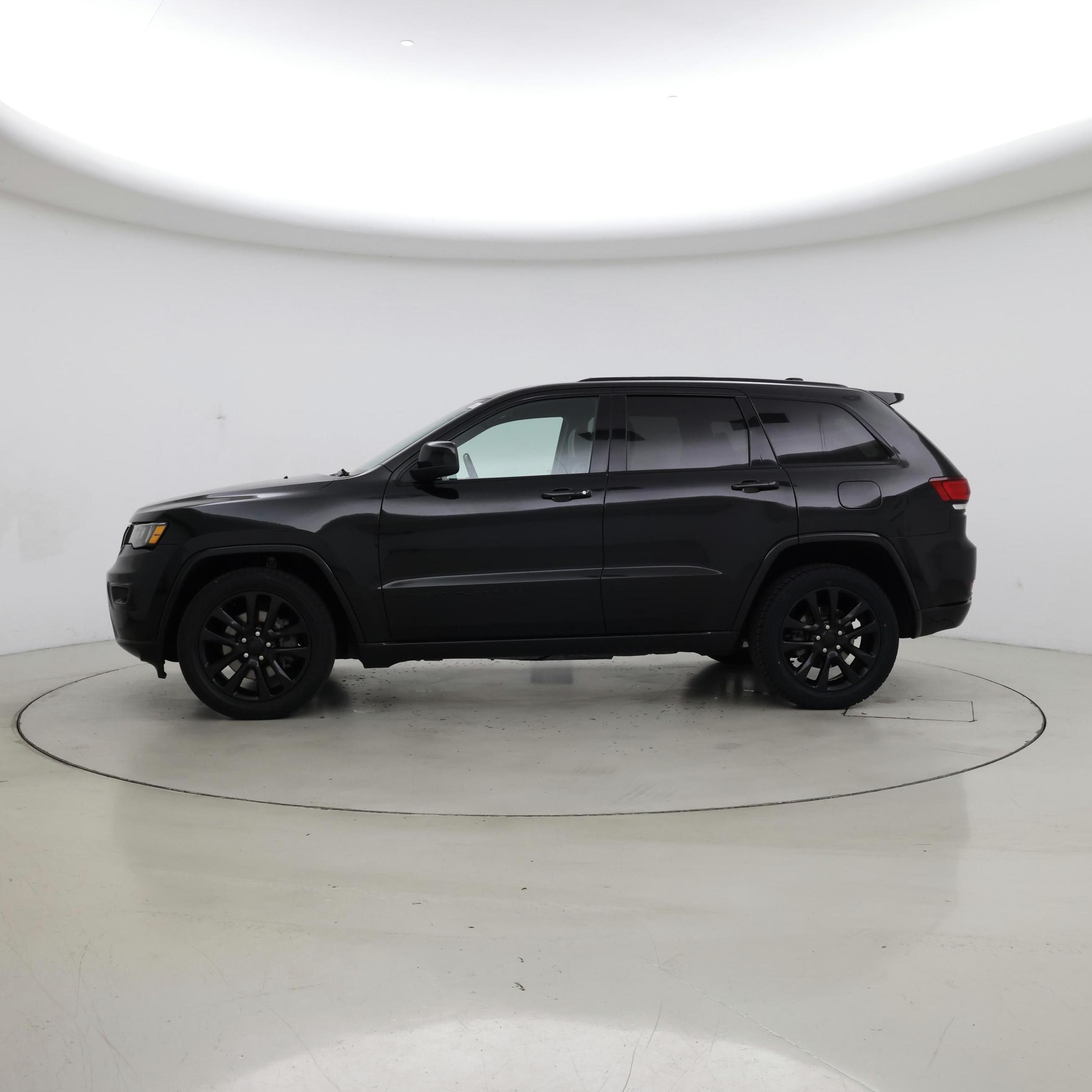 Thumbnail: 2021 Jeep Grand Cherokee - 3