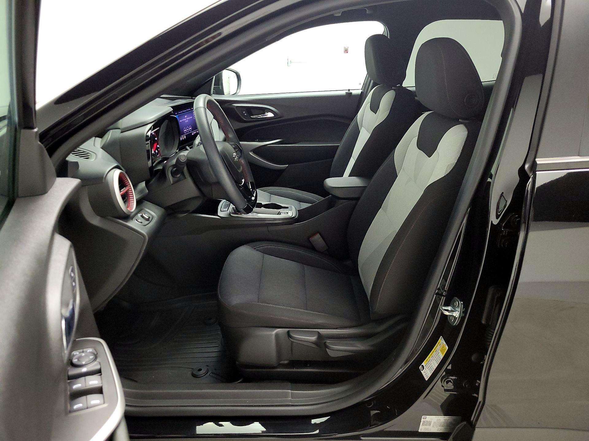 Thumbnail: 2024 Chevrolet Trax - 11