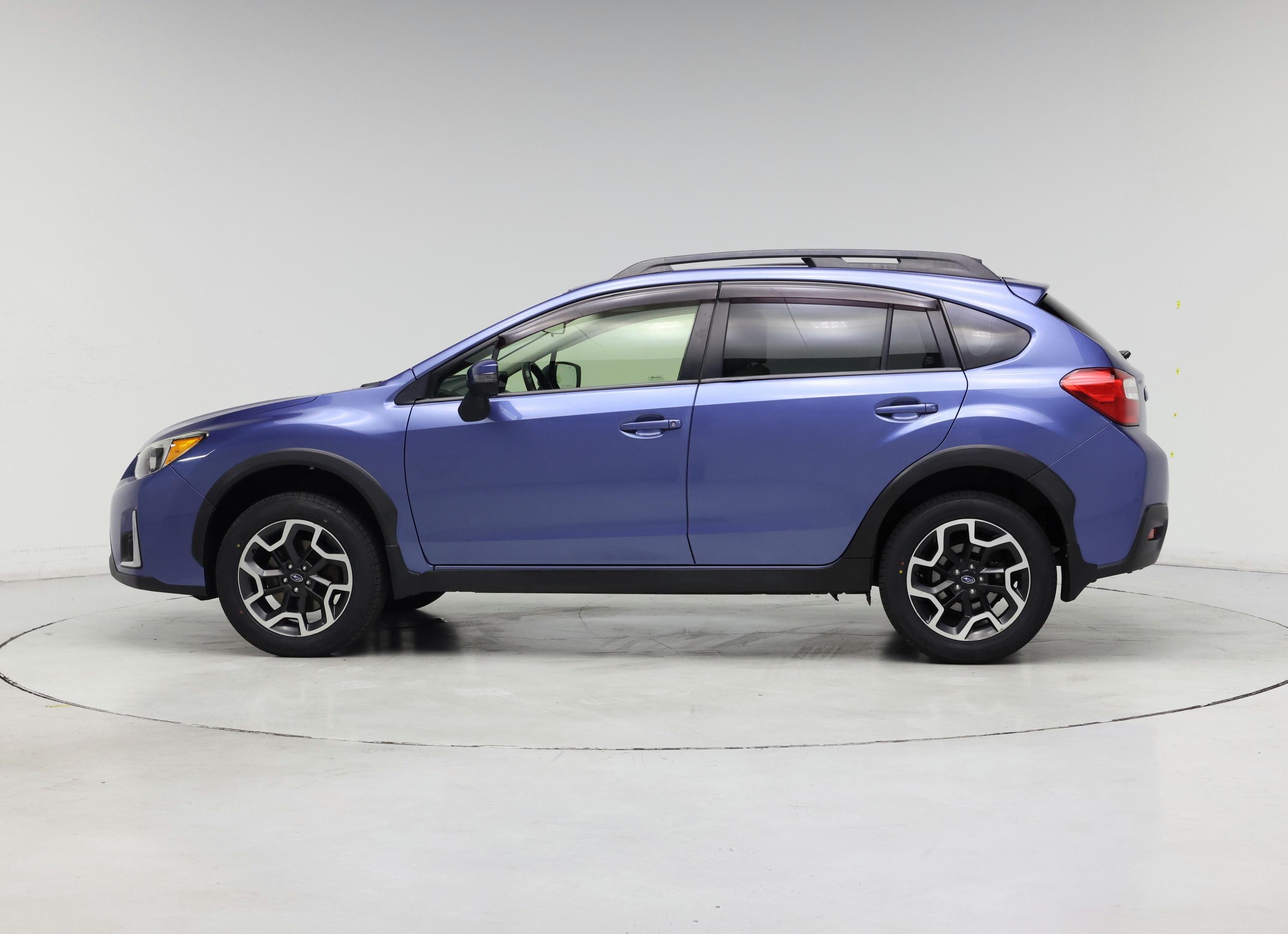 Thumbnail: 2017 Subaru Crosstrek - 3