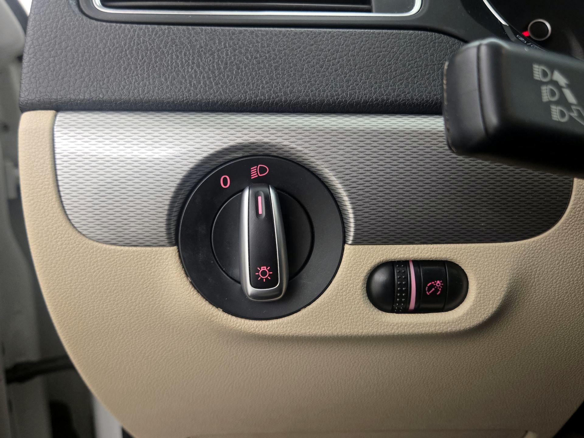 Thumbnail: 2017 Volkswagen Jetta - 13