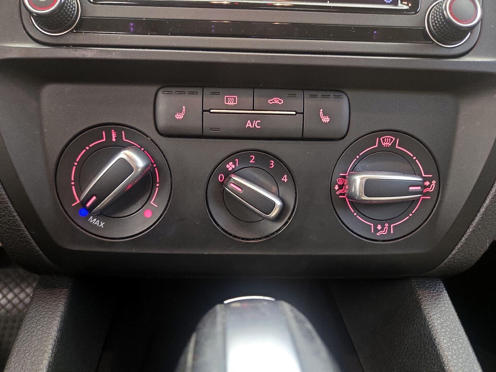 Thumbnail: 2017 Volkswagen Jetta - 16