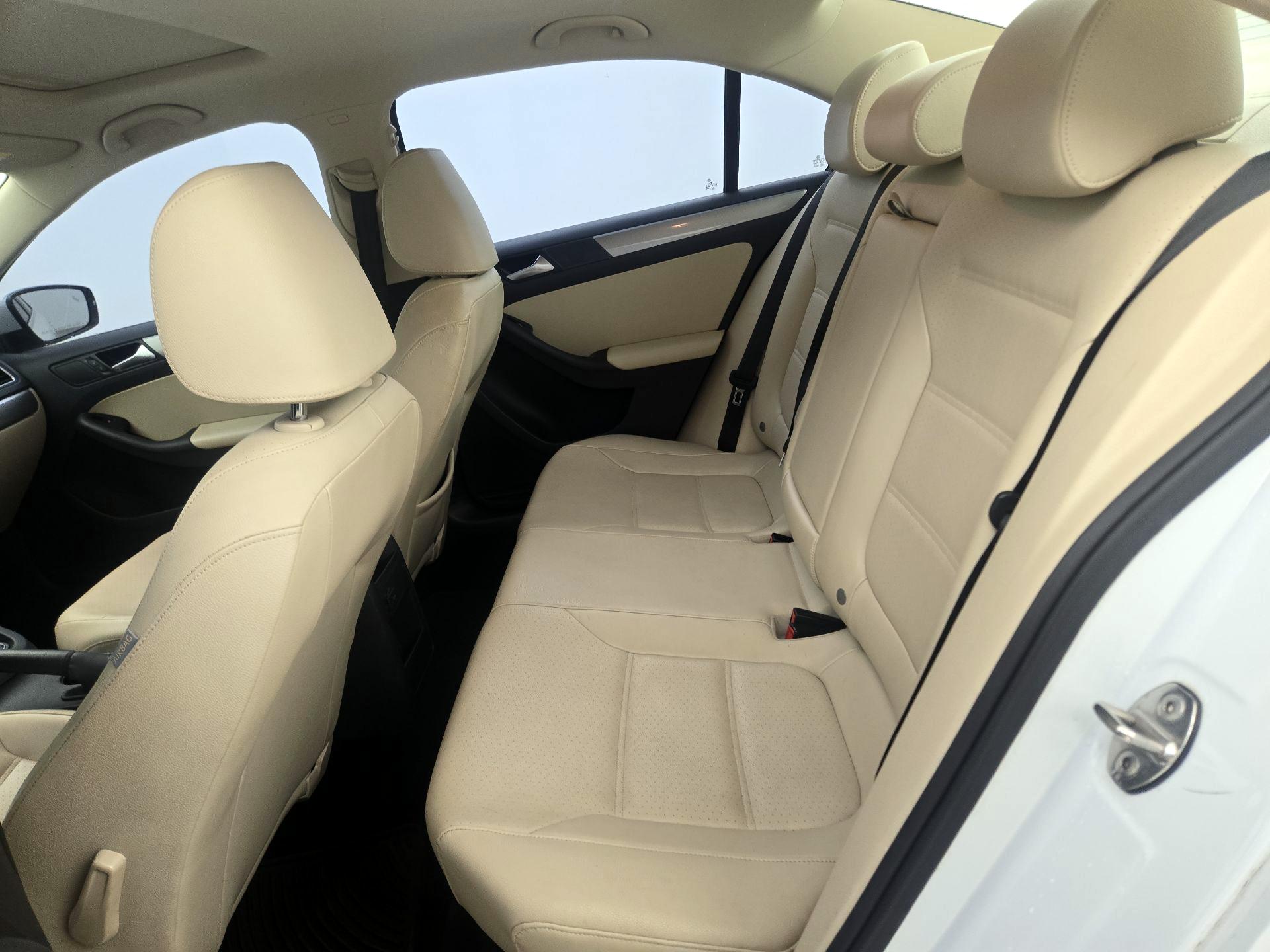 Thumbnail: 2017 Volkswagen Jetta - 20