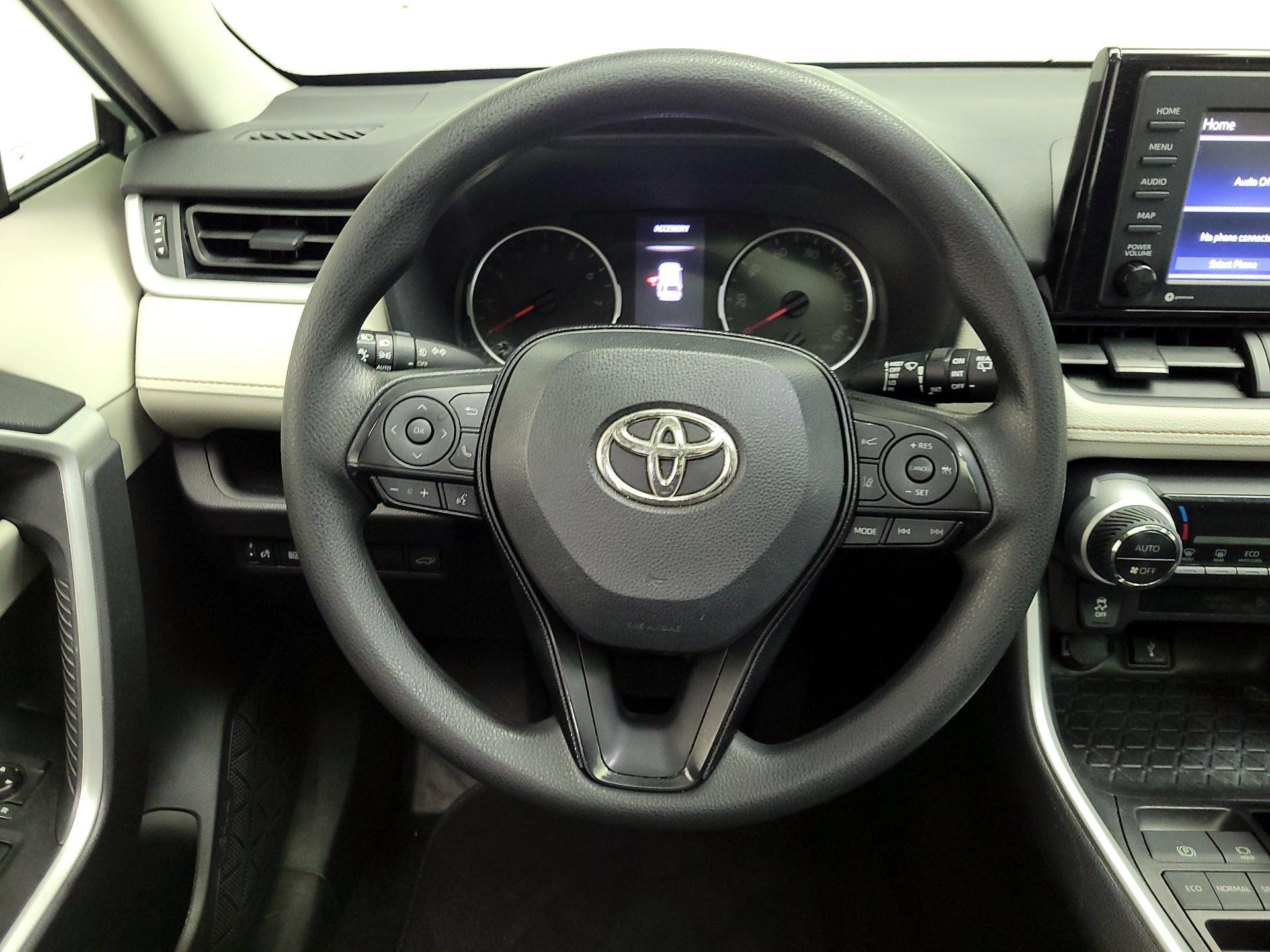 Thumbnail: 2021 Toyota RAV4 - 10