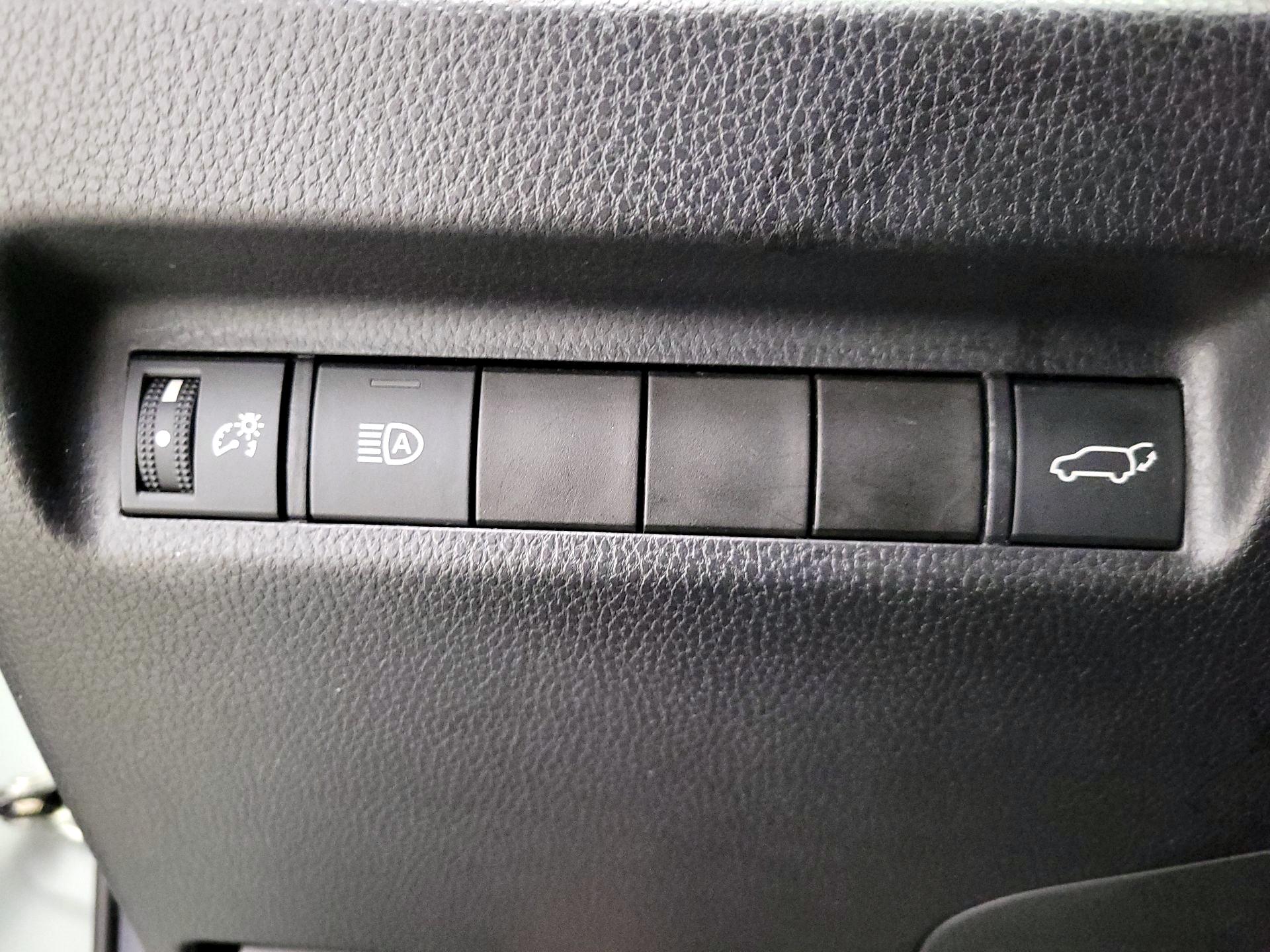 Thumbnail: 2021 Toyota RAV4 - 13