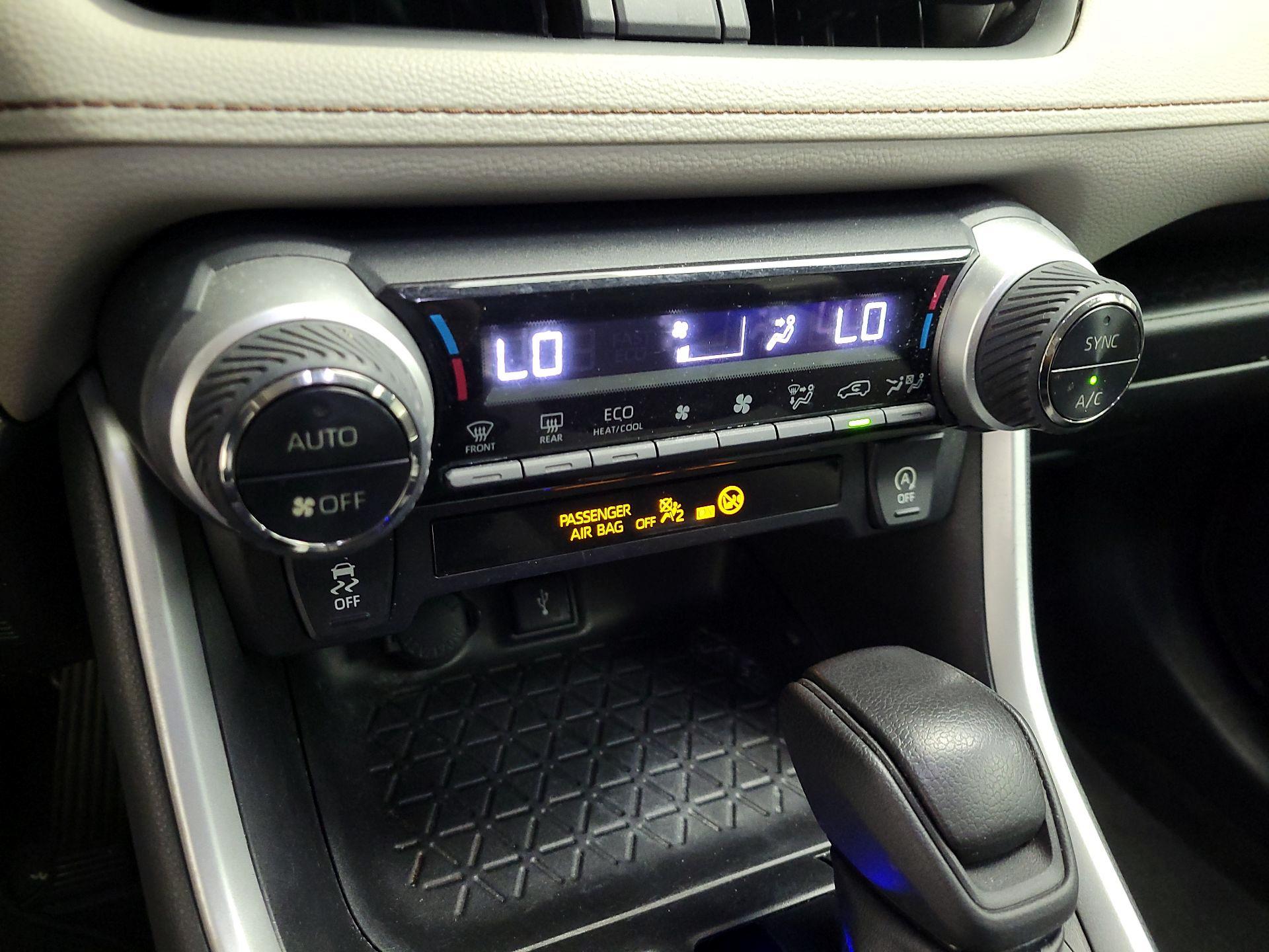 Thumbnail: 2021 Toyota RAV4 - 16