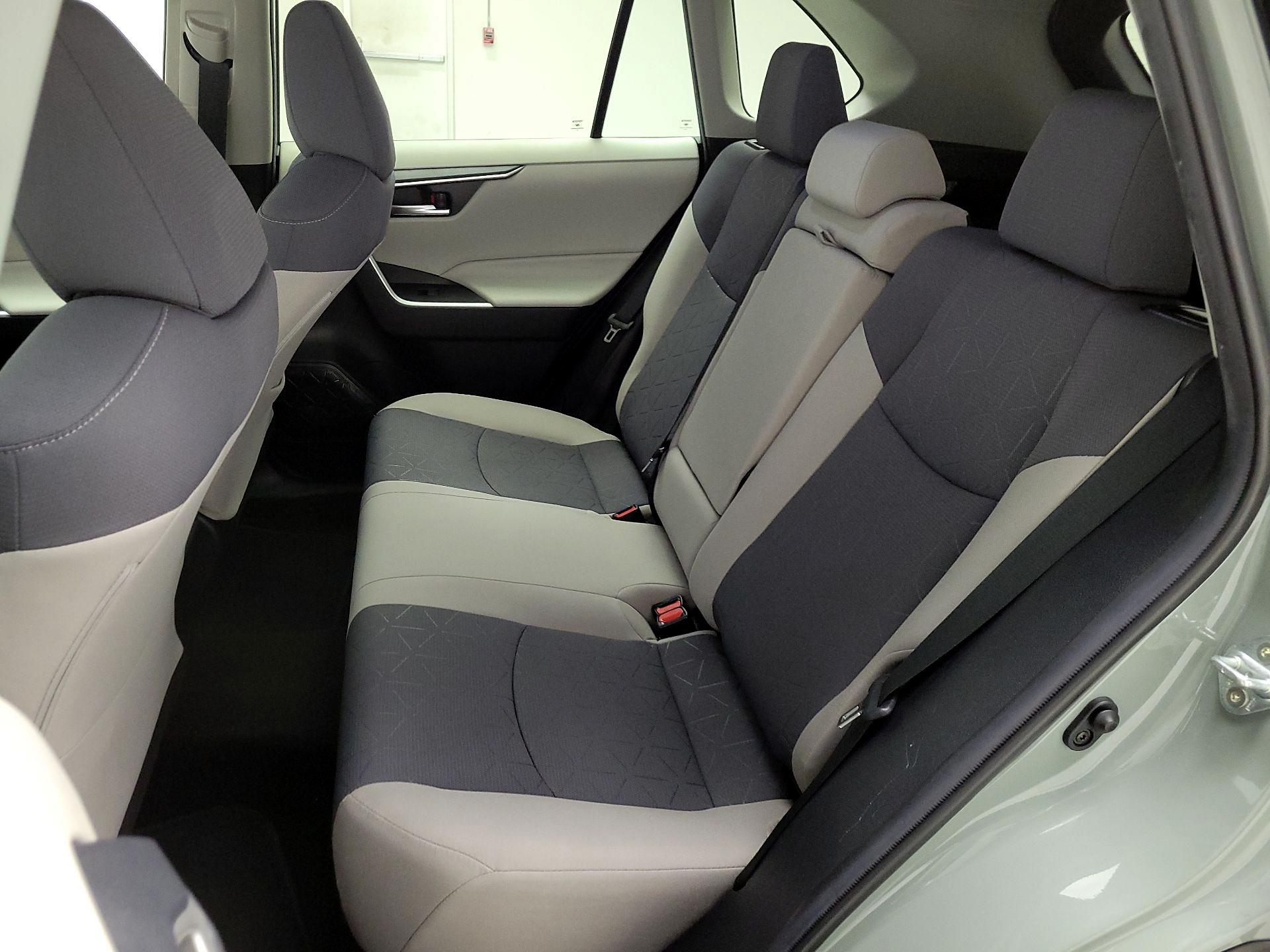 Thumbnail: 2021 Toyota RAV4 - 20