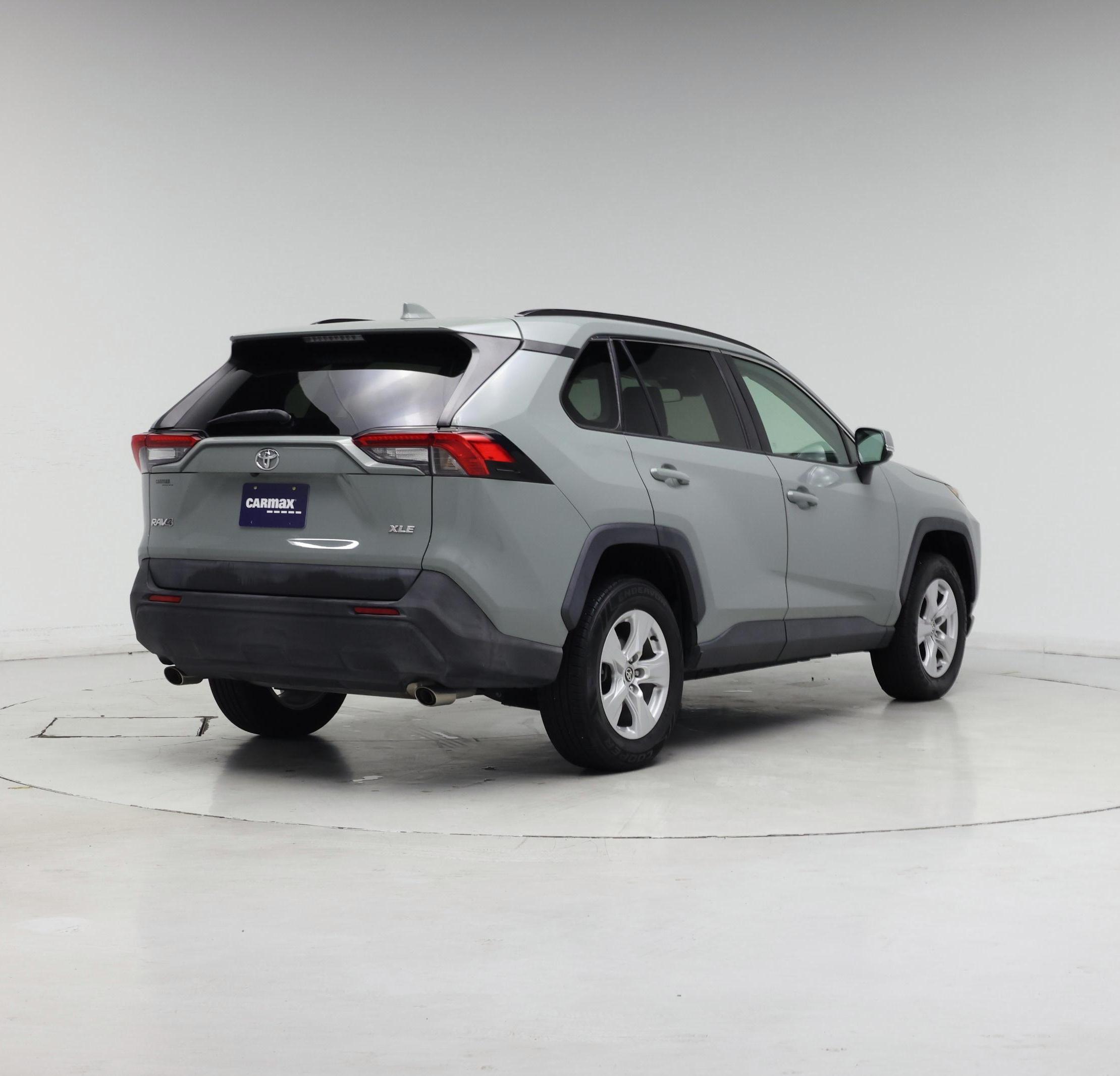 Thumbnail: 2021 Toyota RAV4 - 8