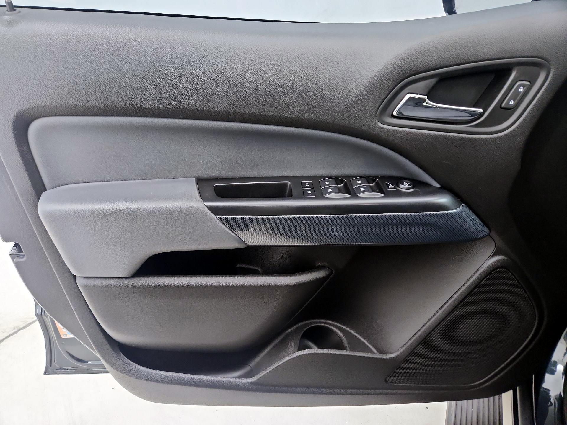 Thumbnail: 2018 Chevrolet Colorado - 12