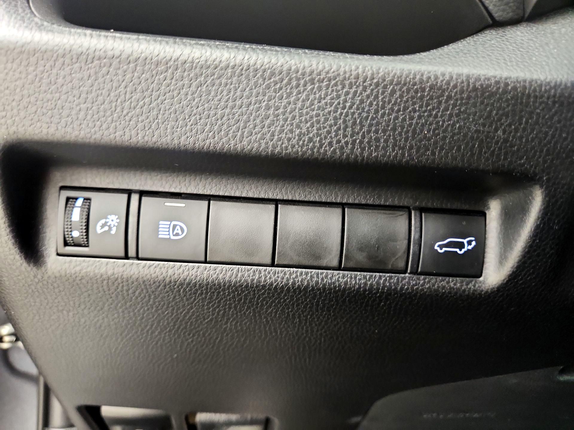 Thumbnail: 2021 Toyota RAV4 - 13