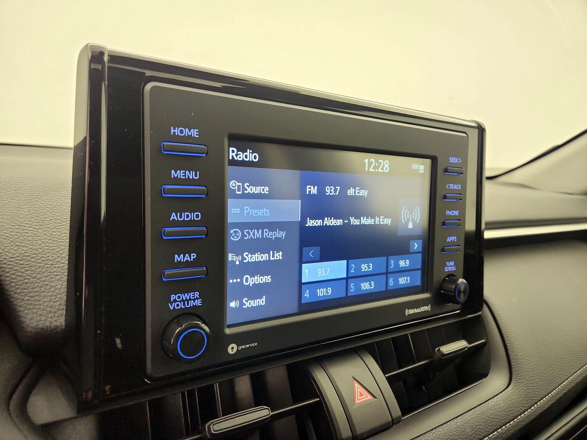 Thumbnail: 2021 Toyota RAV4 - 15