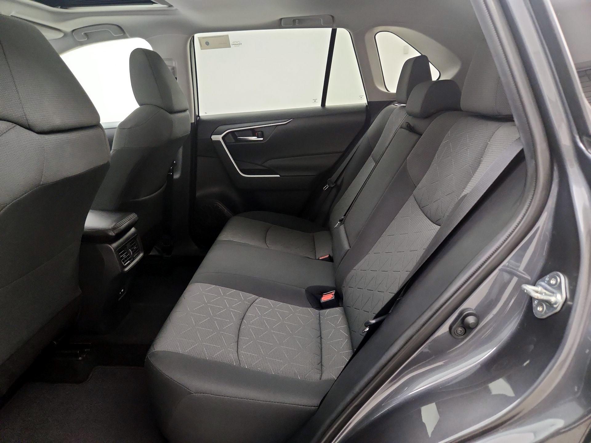 Thumbnail: 2021 Toyota RAV4 - 20