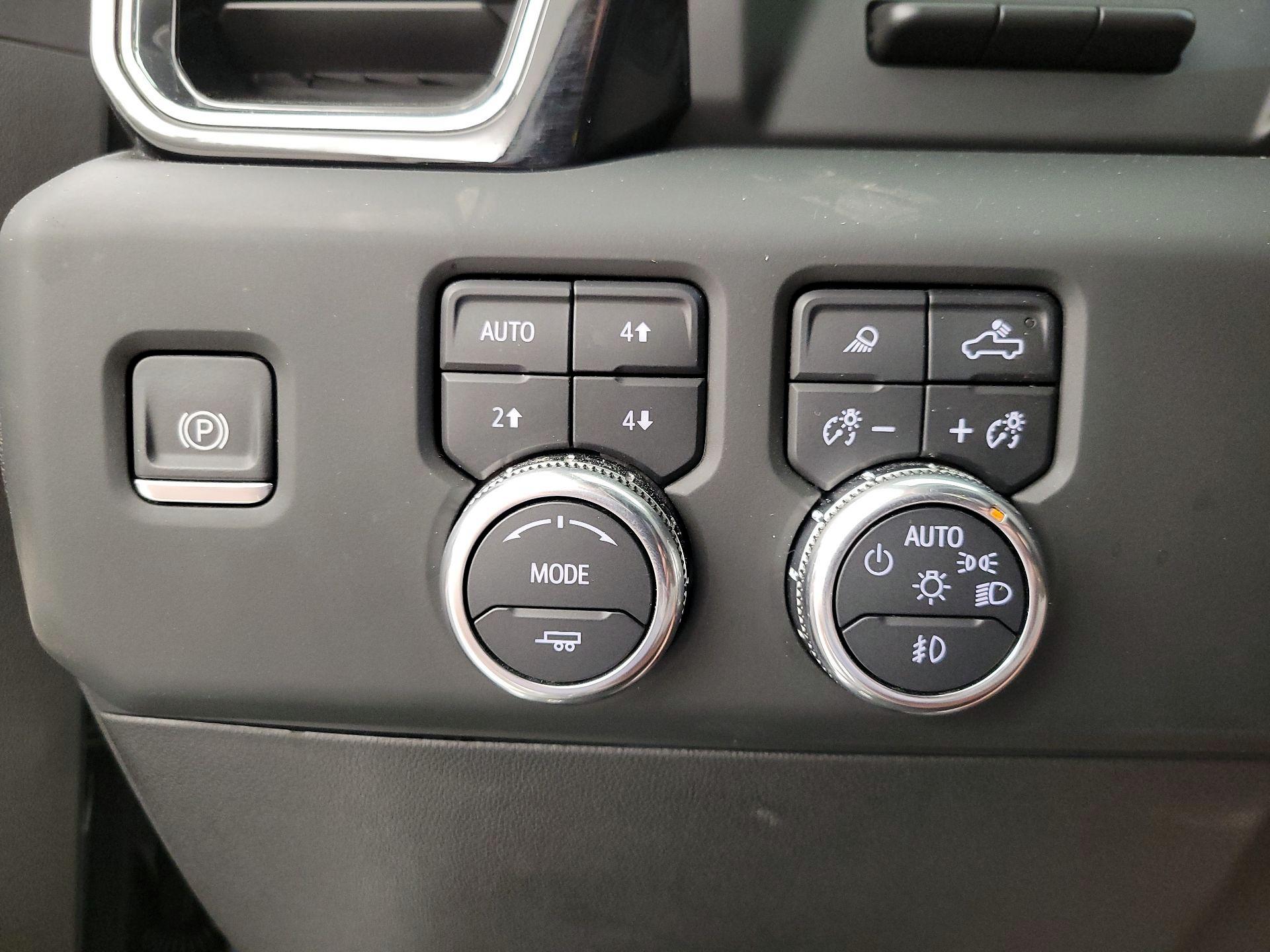 Thumbnail: 2024 GMC Sierra 2500 - 13