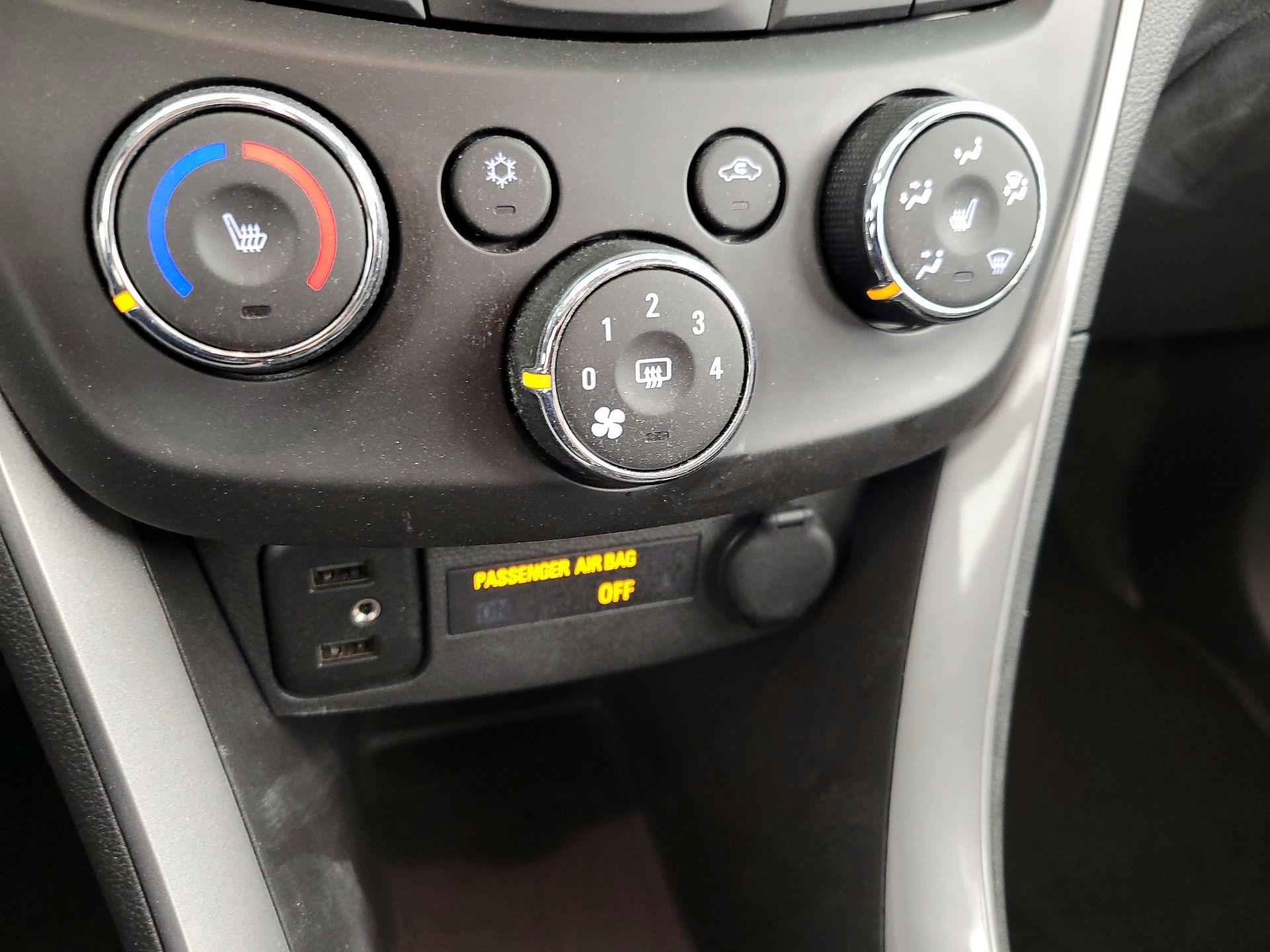 Thumbnail: 2021 Chevrolet Trax - 16