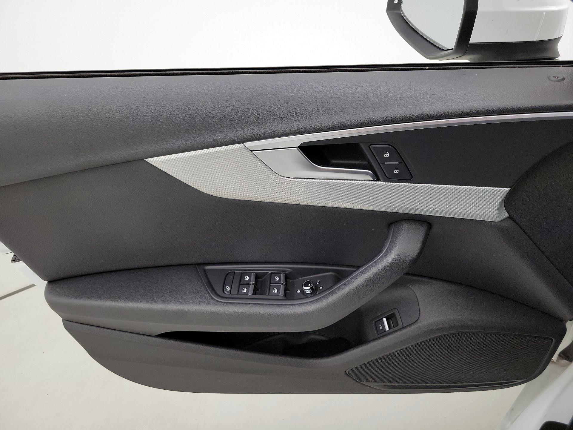 Thumbnail: 2017 Audi A4 - 12