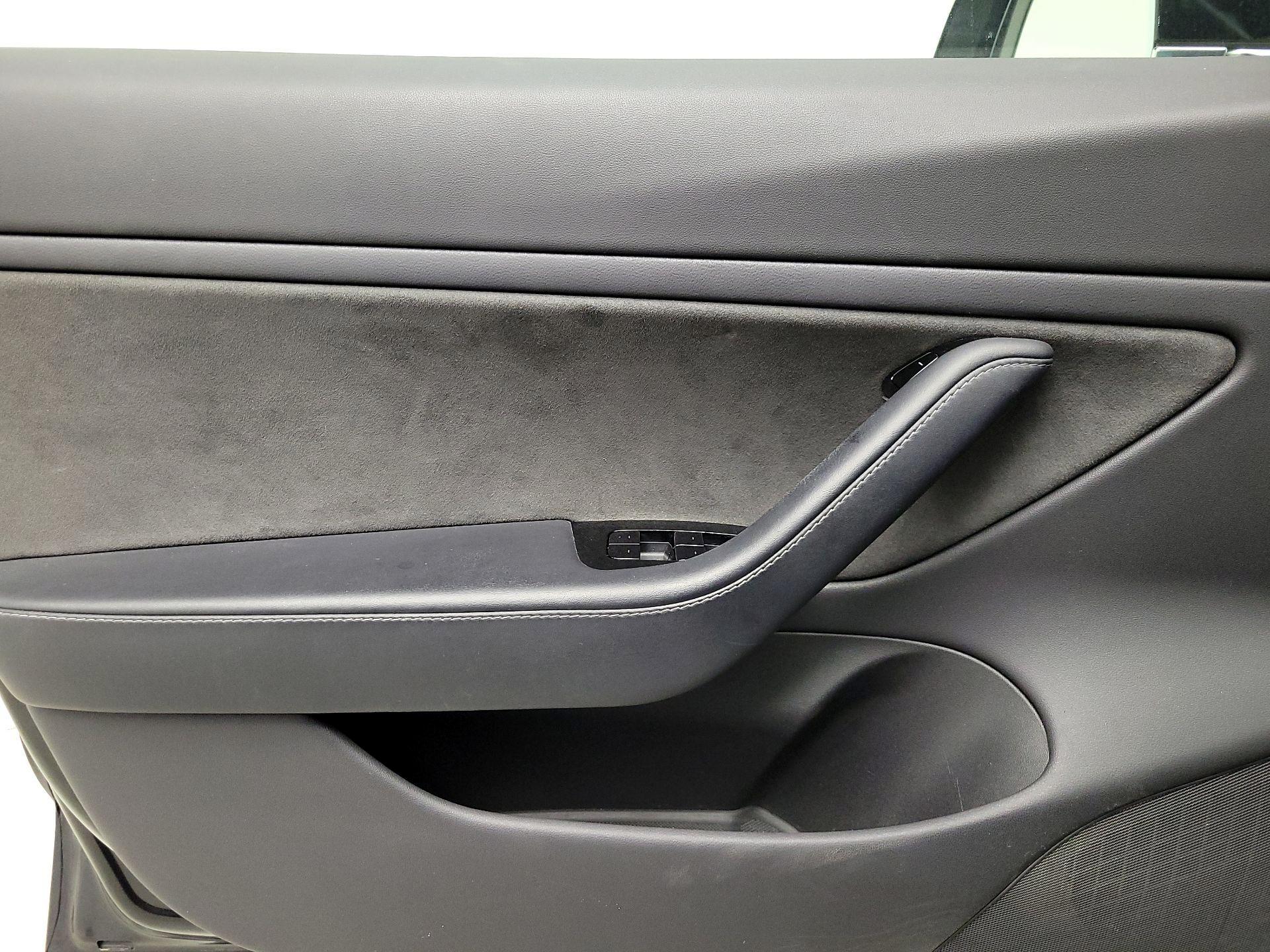 Thumbnail: 2019 Tesla Model 3 - 12